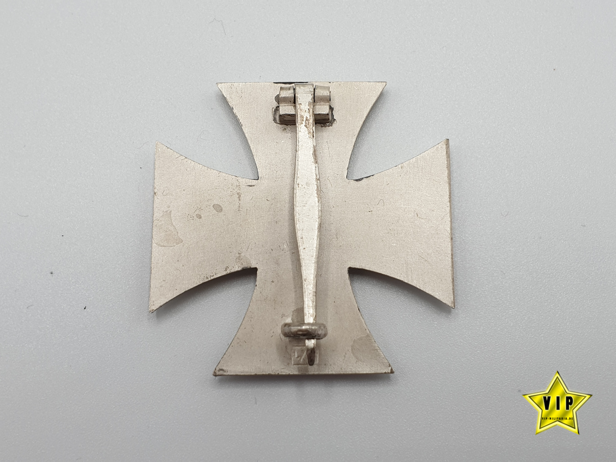 Eisernes Kreuz 1. Klasse im Etui Hersteller L/11 / MINT CONDITION