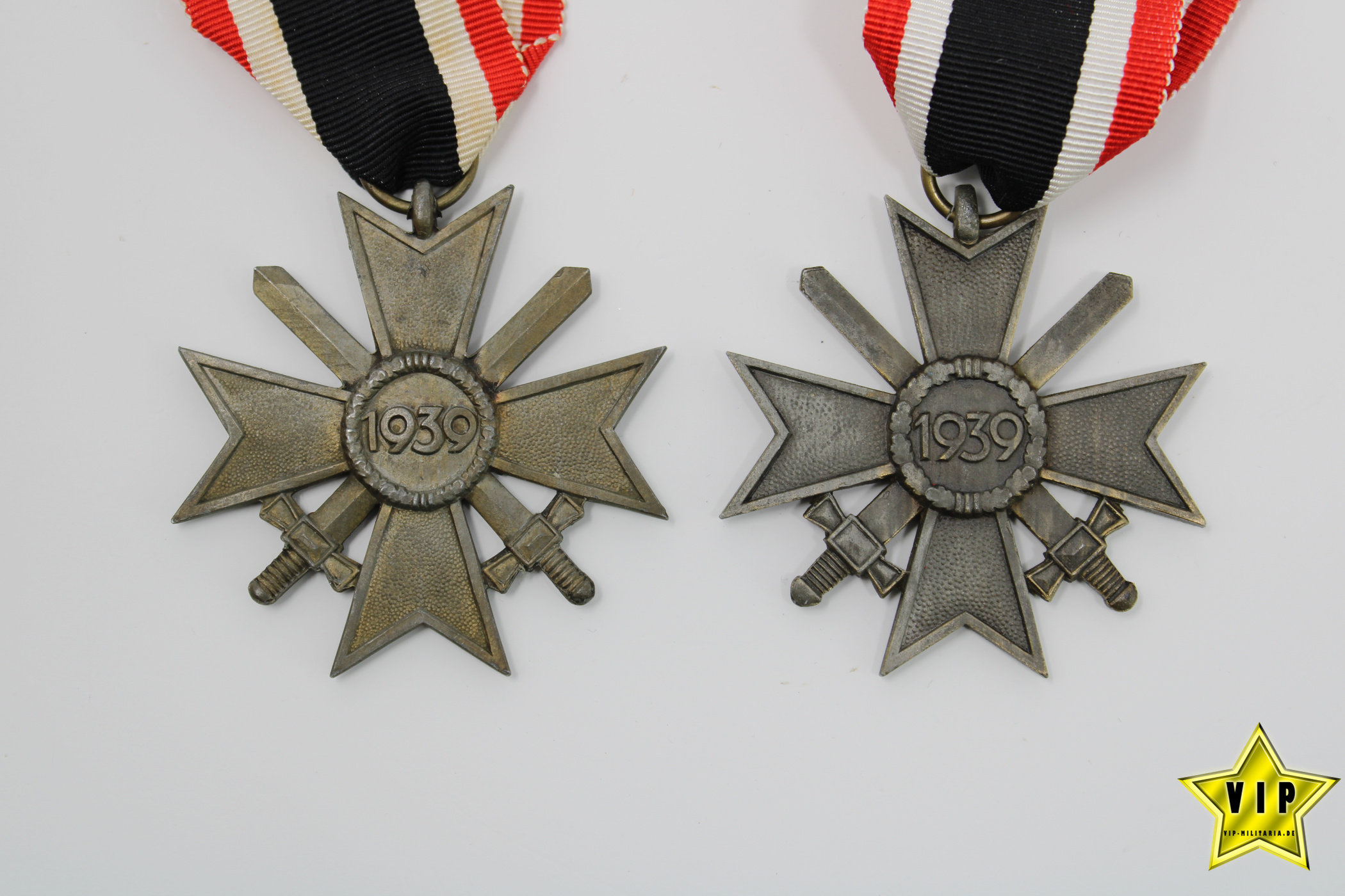 Kriegsverdienstkreuz 2. Klasse 1939 mit Schwertern in Tüte + Urkunde
