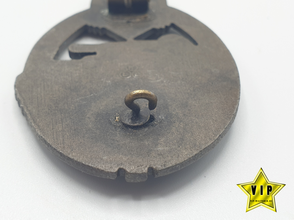 Panzerkampfabzeichen in Bronze Hersteller FLL Panzerkampfabzeichen in Bronze Hersteller FLL