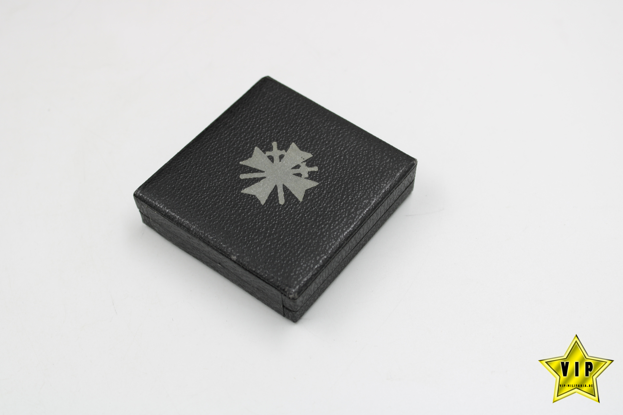 Kriegsverdienstkreuz 1. Klasse 1939 Deschler & Sohn, München im Etui 