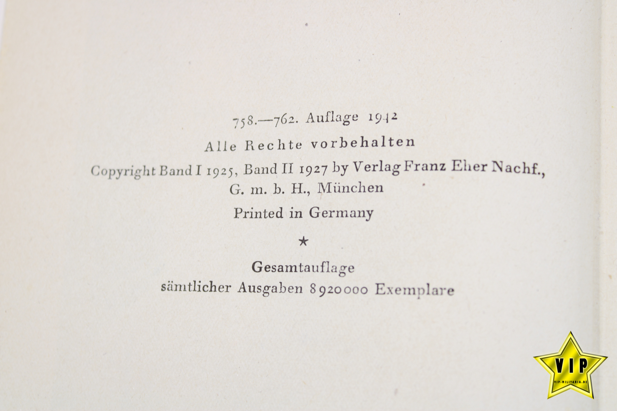 Mein Kampf 1942 in Lateinschrift im Schuber