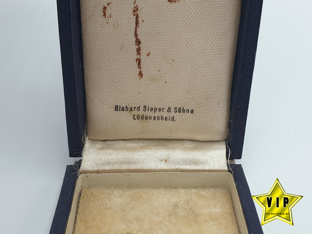 Mutterkreuz Gold im Etui Mutterkreuz Gold im Etui