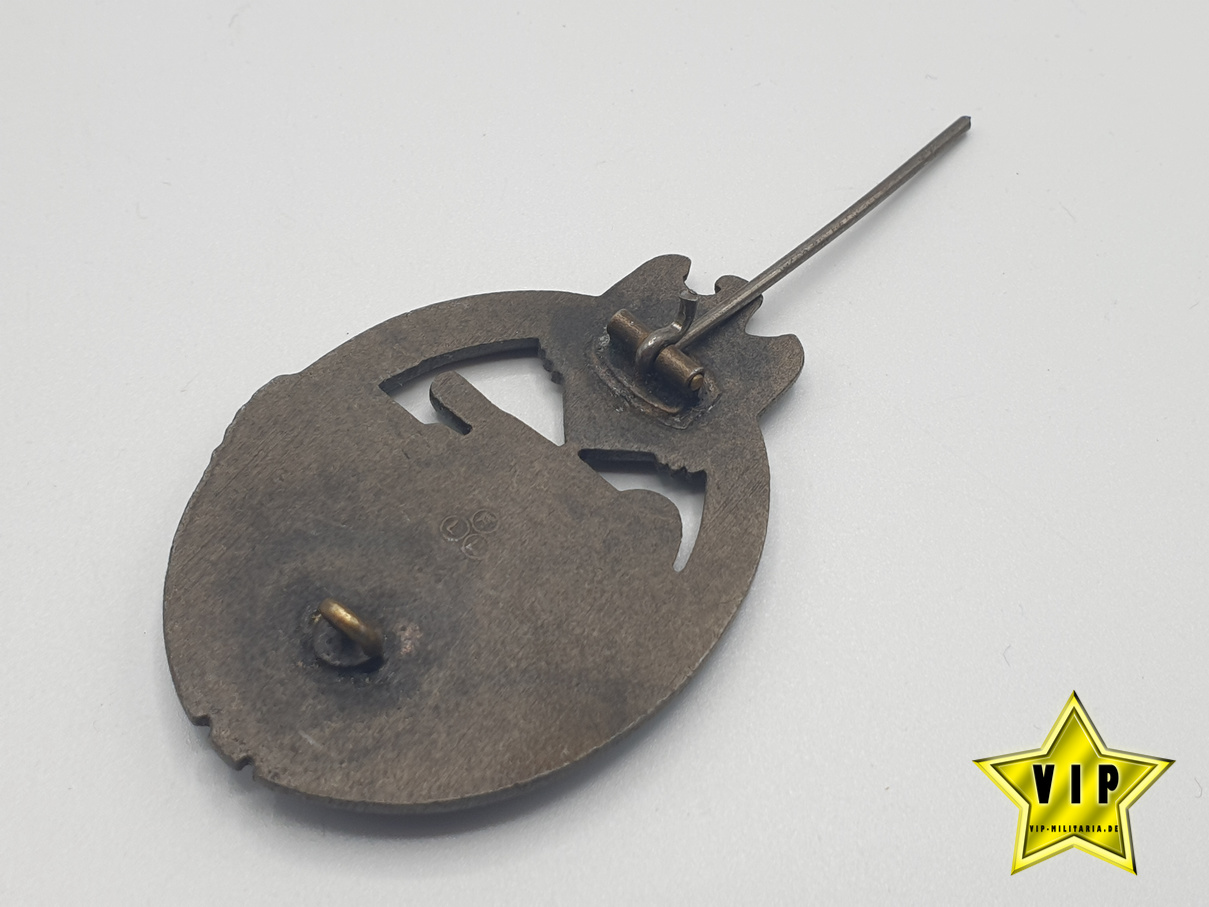 Panzerkampfabzeichen in Bronze Hersteller FLL Panzerkampfabzeichen in Bronze Hersteller FLL