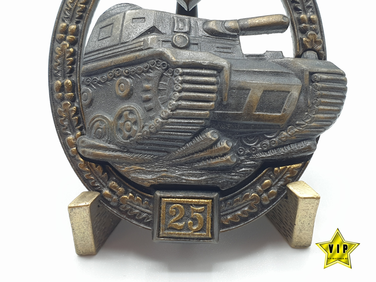 Panzerkampfabzeichen in Bronze mit Einsatzzahl 25 Panzerkampfabzeichen in Bronze mit Einsatzzahl 25
