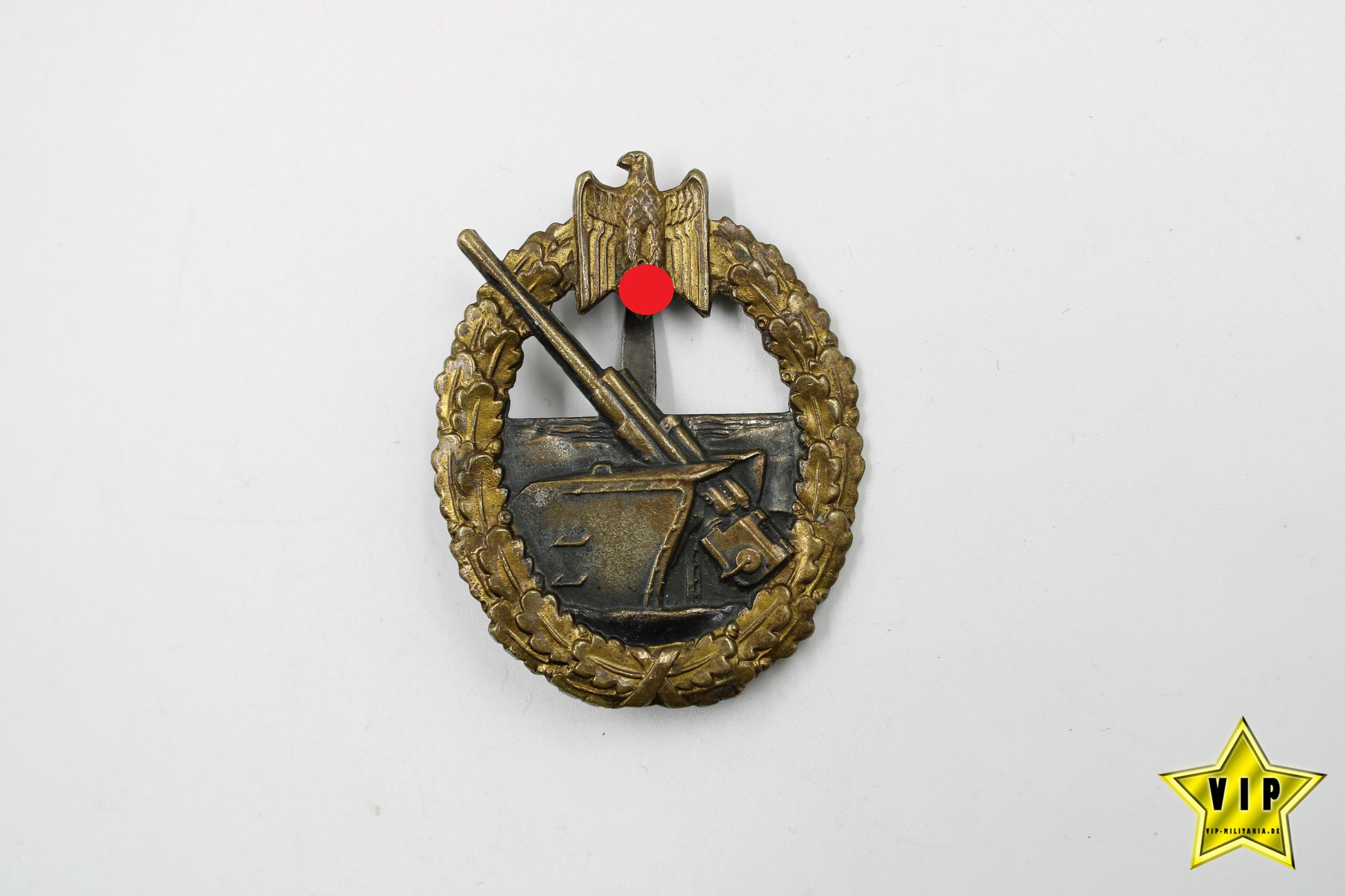 Kriegsmarine Küstenartillerie Abzeichen C.E. JUNCKER, BERLIN 