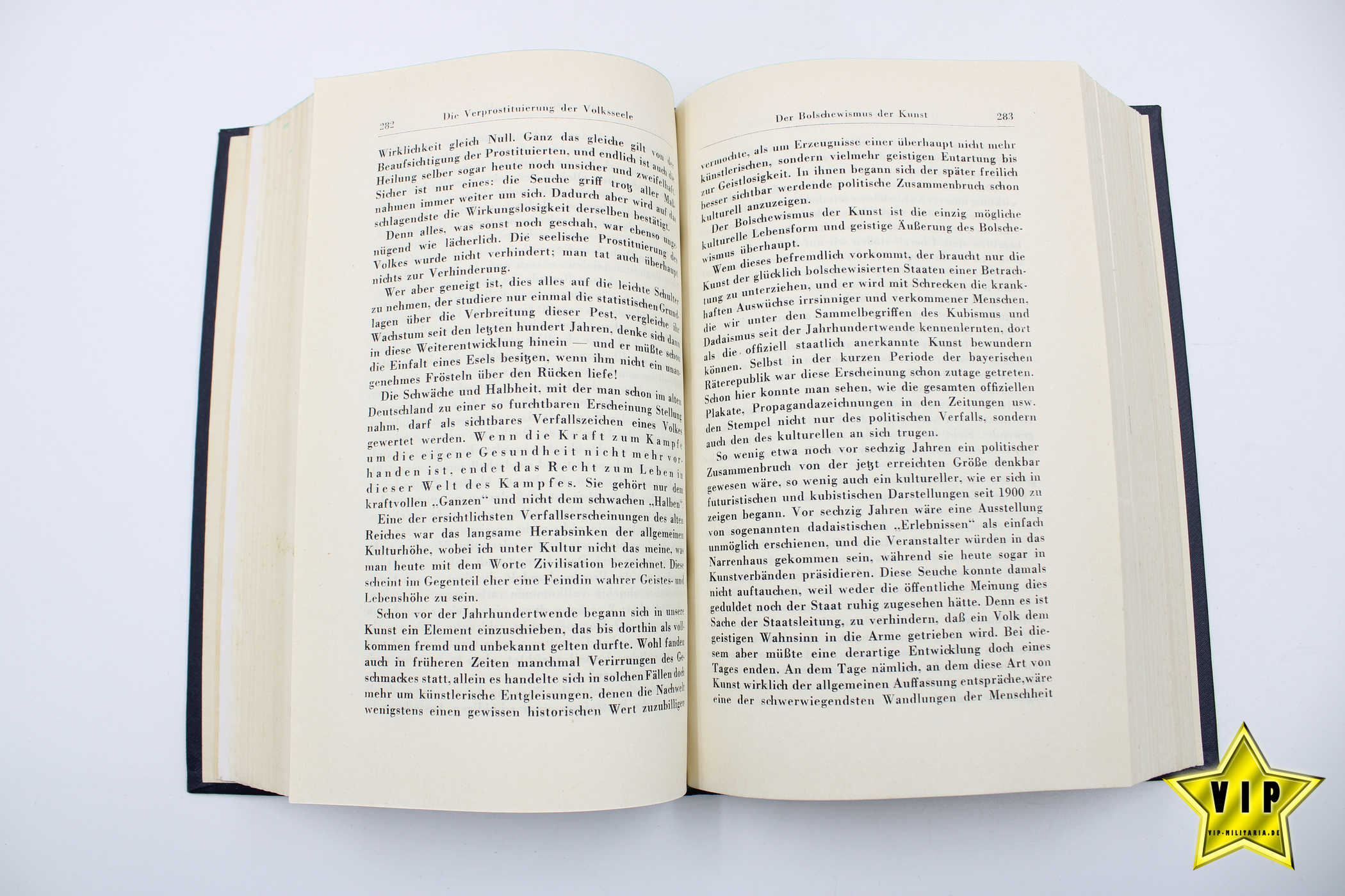 Mein Kampf 1942 mit Schutzumschlag in Lateinschrift