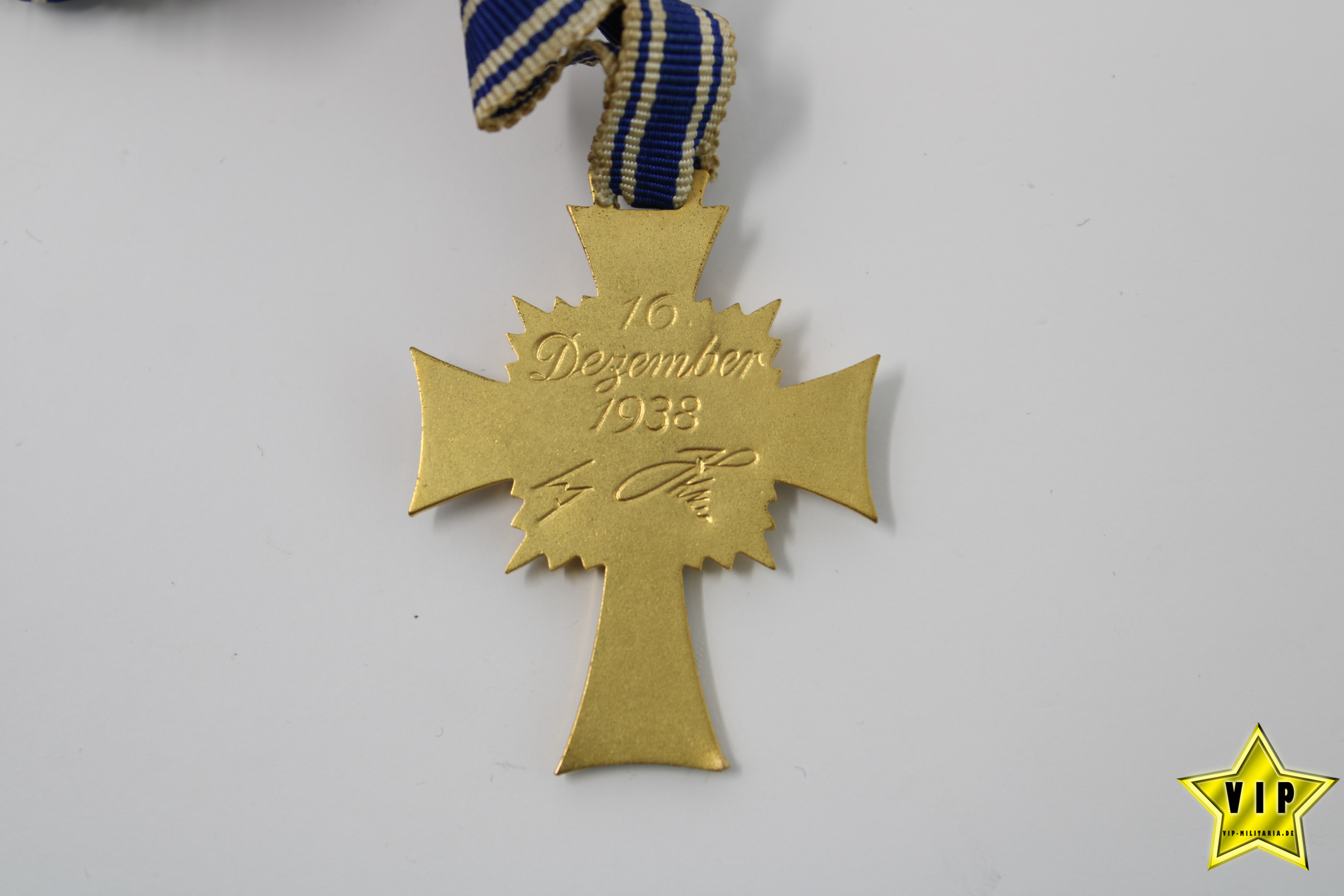 Mutterkreuz Gold im Etui