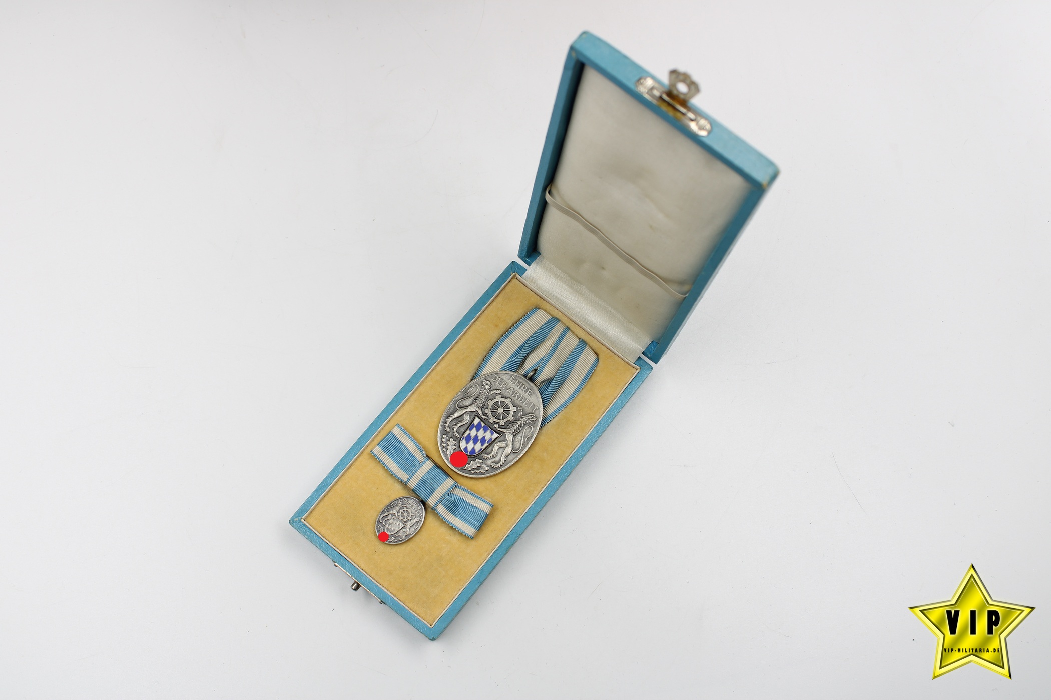 Treudienstabzeichen der Bayerischen Industrie im Etui mit Miniatur in Silber