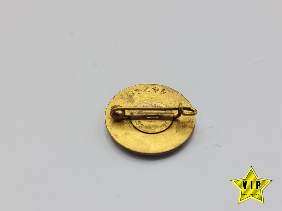 Goldenes Parteiabzeichen der NSDAP Goldenes Parteiabzeichen der NSDAP