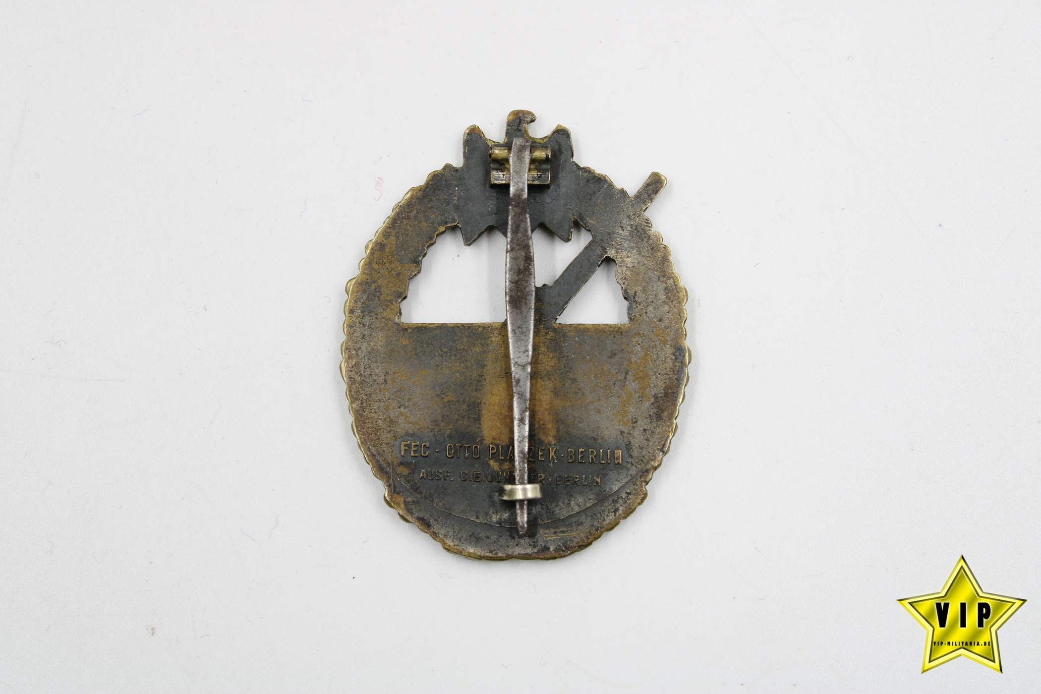 Kriegsmarine Küstenartillerie Abzeichen C.E. JUNCKER, BERLIN 