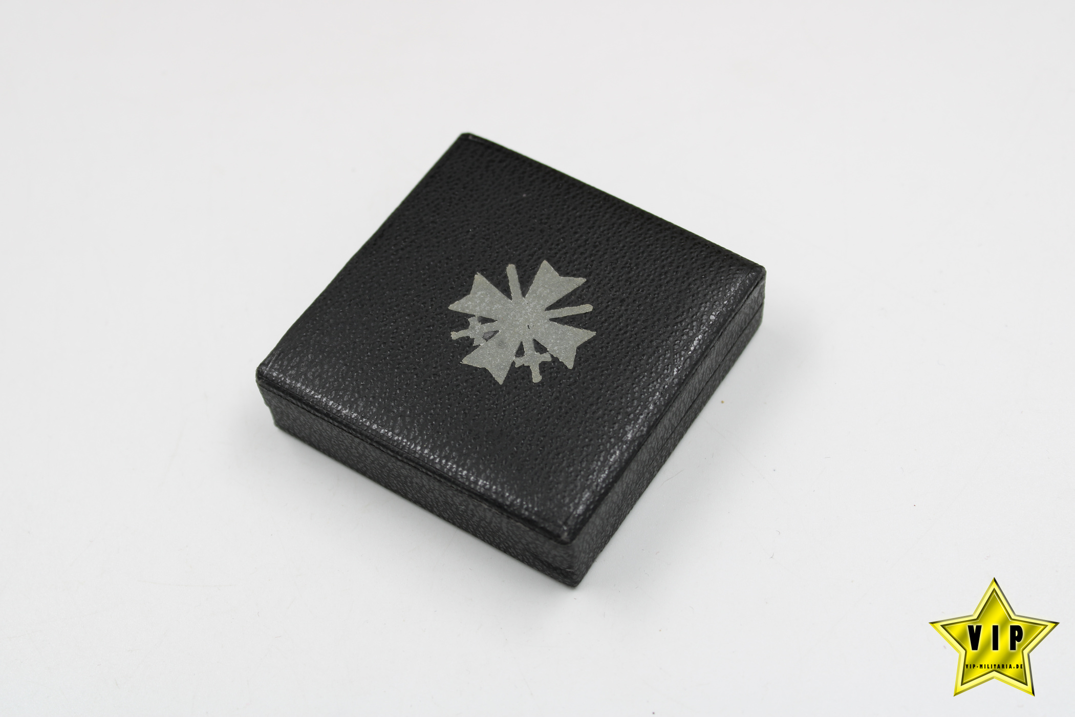 Kriegsverdienstkreuz 1. Klasse 1939 Hersteller 1 Deschler & Sohn, München im Etui 