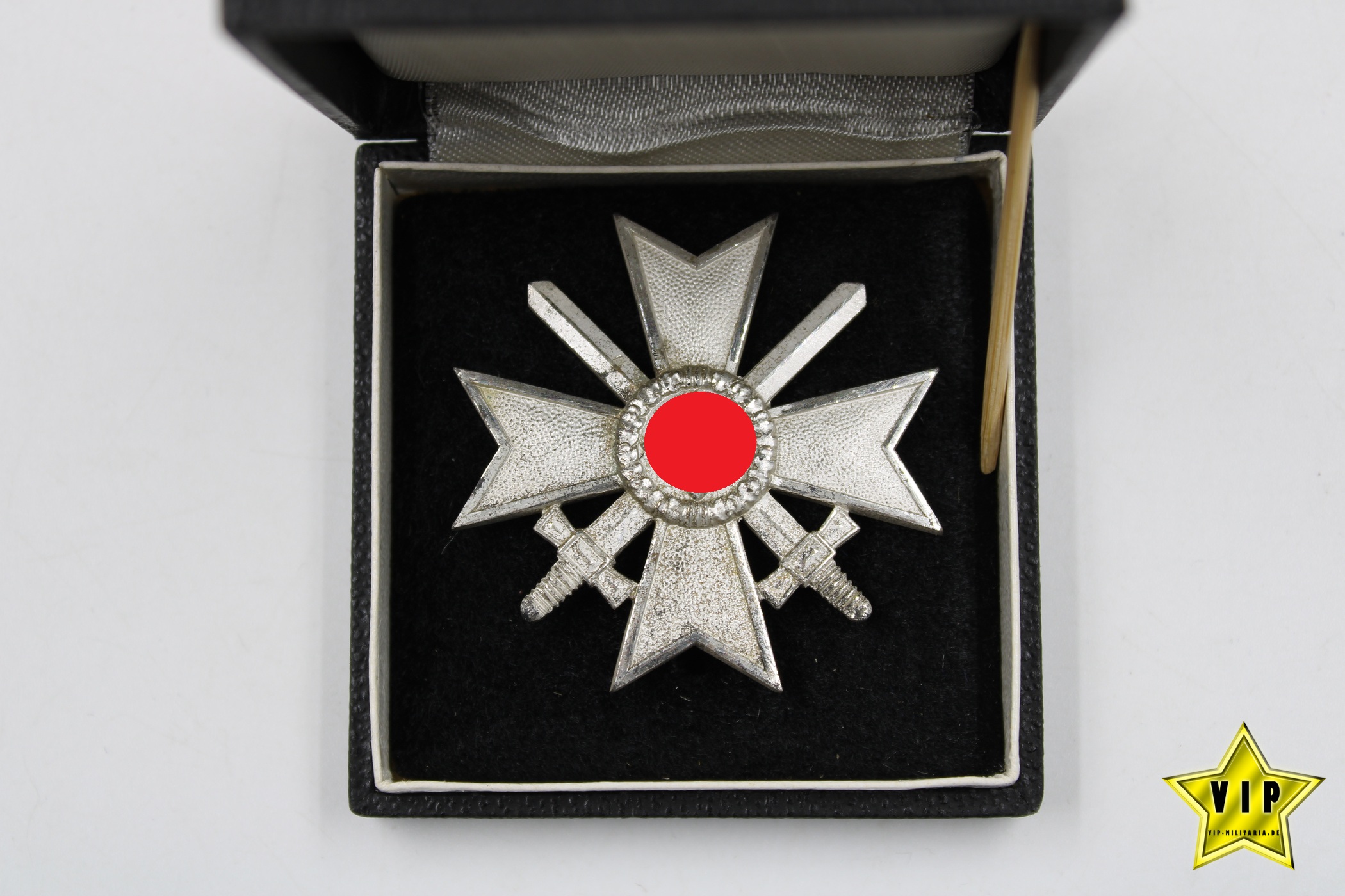 Kriegsverdienstkreuz 1. Klasse 1939 Hersteller 1 Deschler & Sohn, München im Etui 