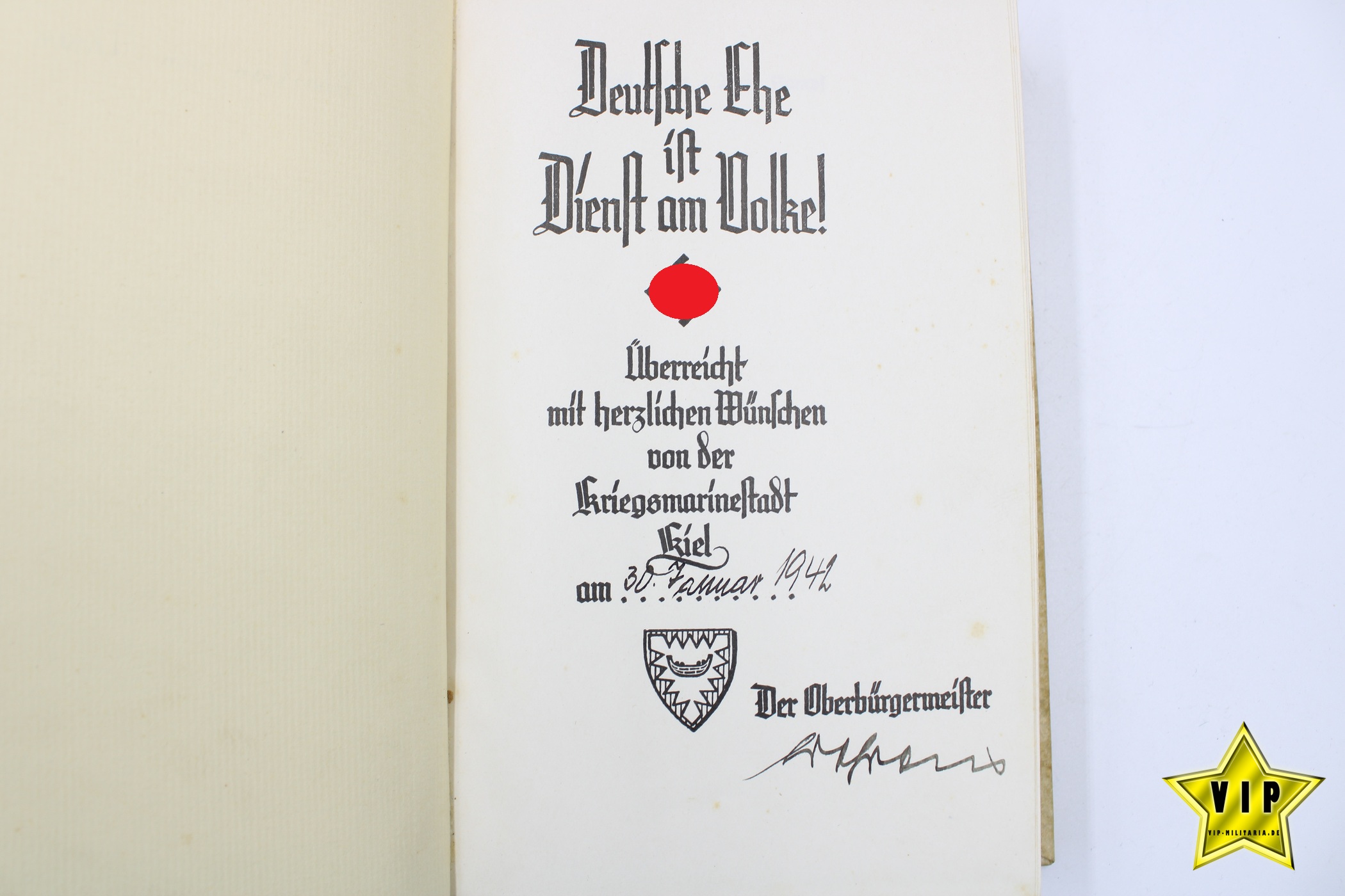 Mein Kampf 1941 Hochzeitsausgabe mit Stadtwappen Kiel und Widmung im Schuber