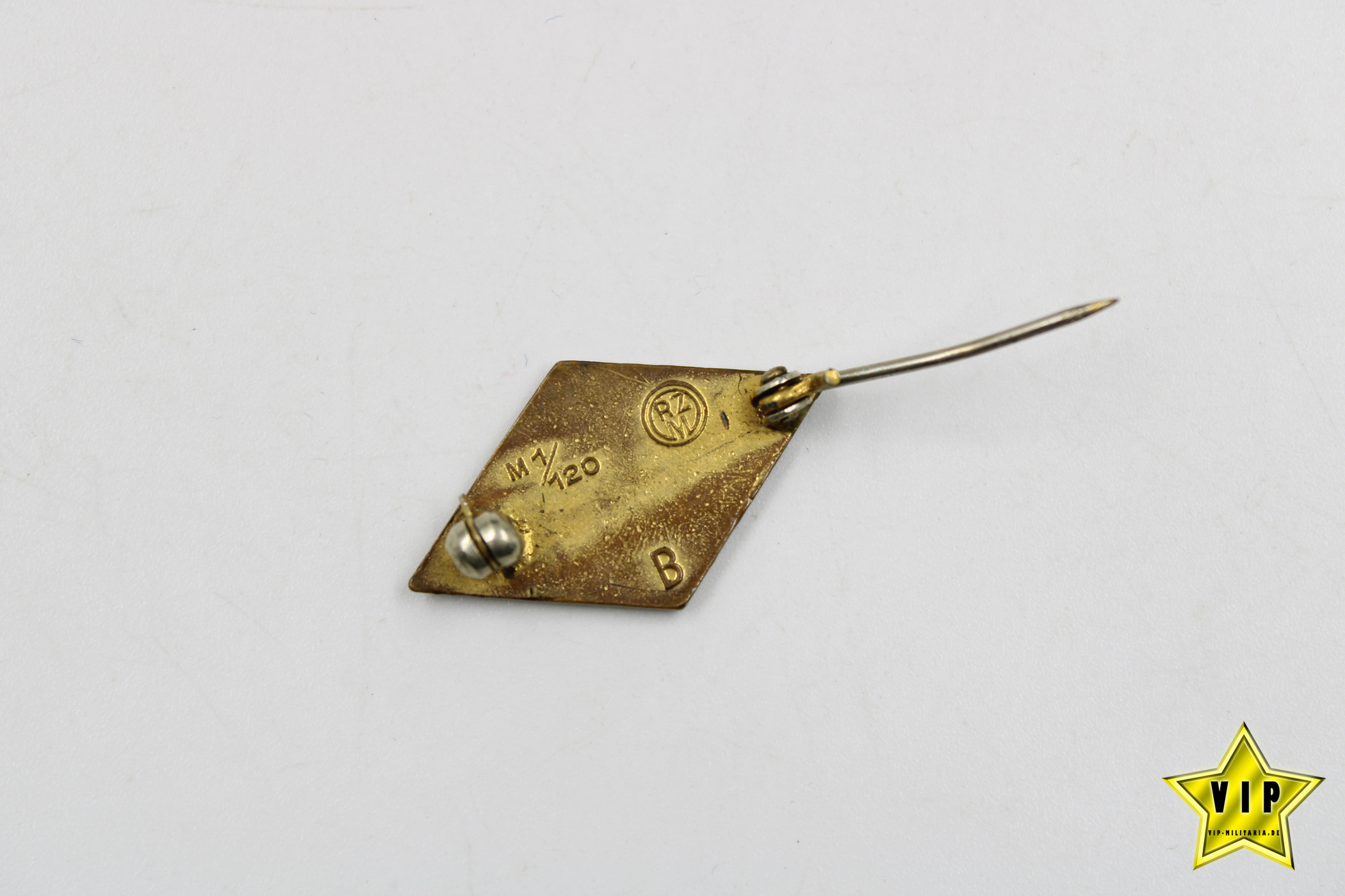 Hitler Jugend Mitgliedsabzeichen in Gold RZM M1/120