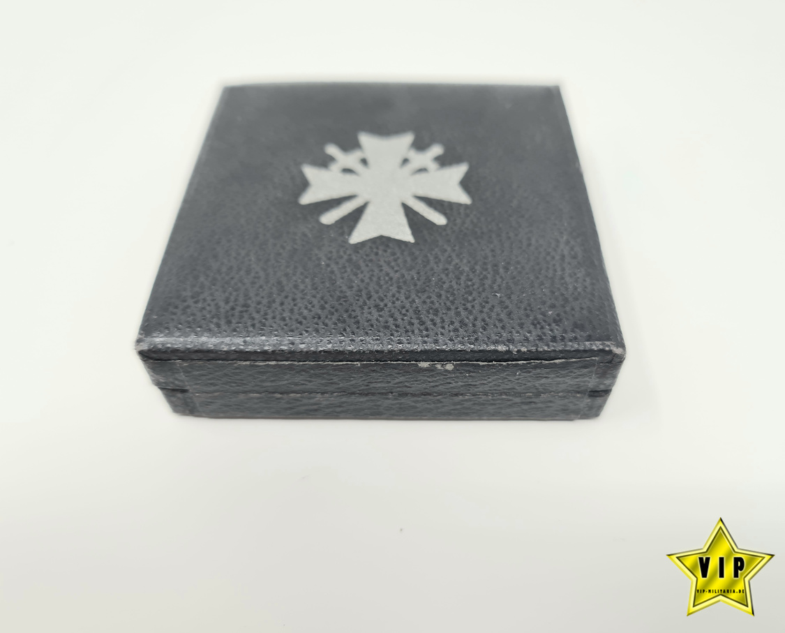 Kriegsverdienstkreuz 1. Klasse Hersteller " Deschler & Sohn, München " im Etui Kriegsverdienstkreuz 1. Klasse Hersteller " Deschler & Sohn, München " im Etui