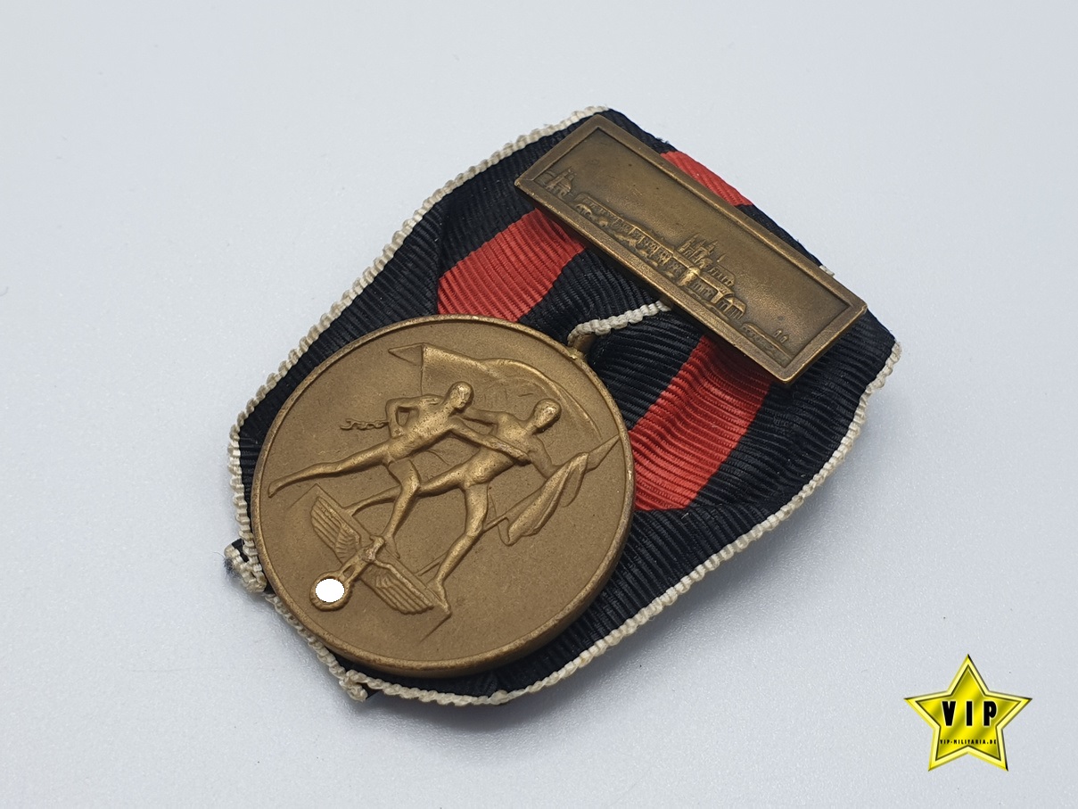 Medaille 1. Oktober Sudetenland Anschlussmedaille Prager Burg Auflage