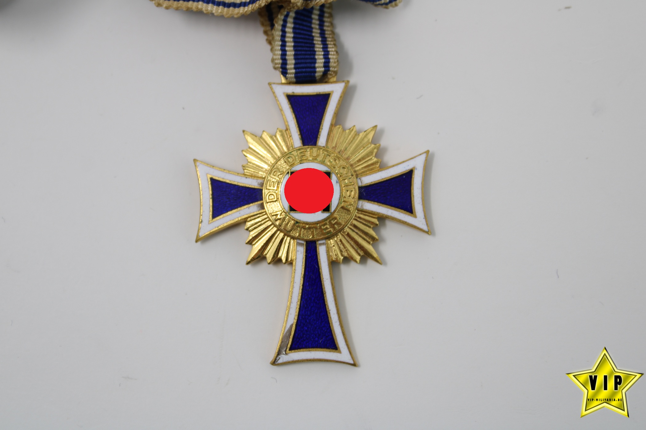 Mutterkreuz Gold im Etui