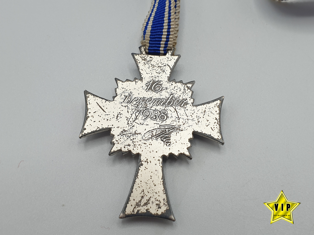 Mutterkreuz in Silber + Verleihungstüte