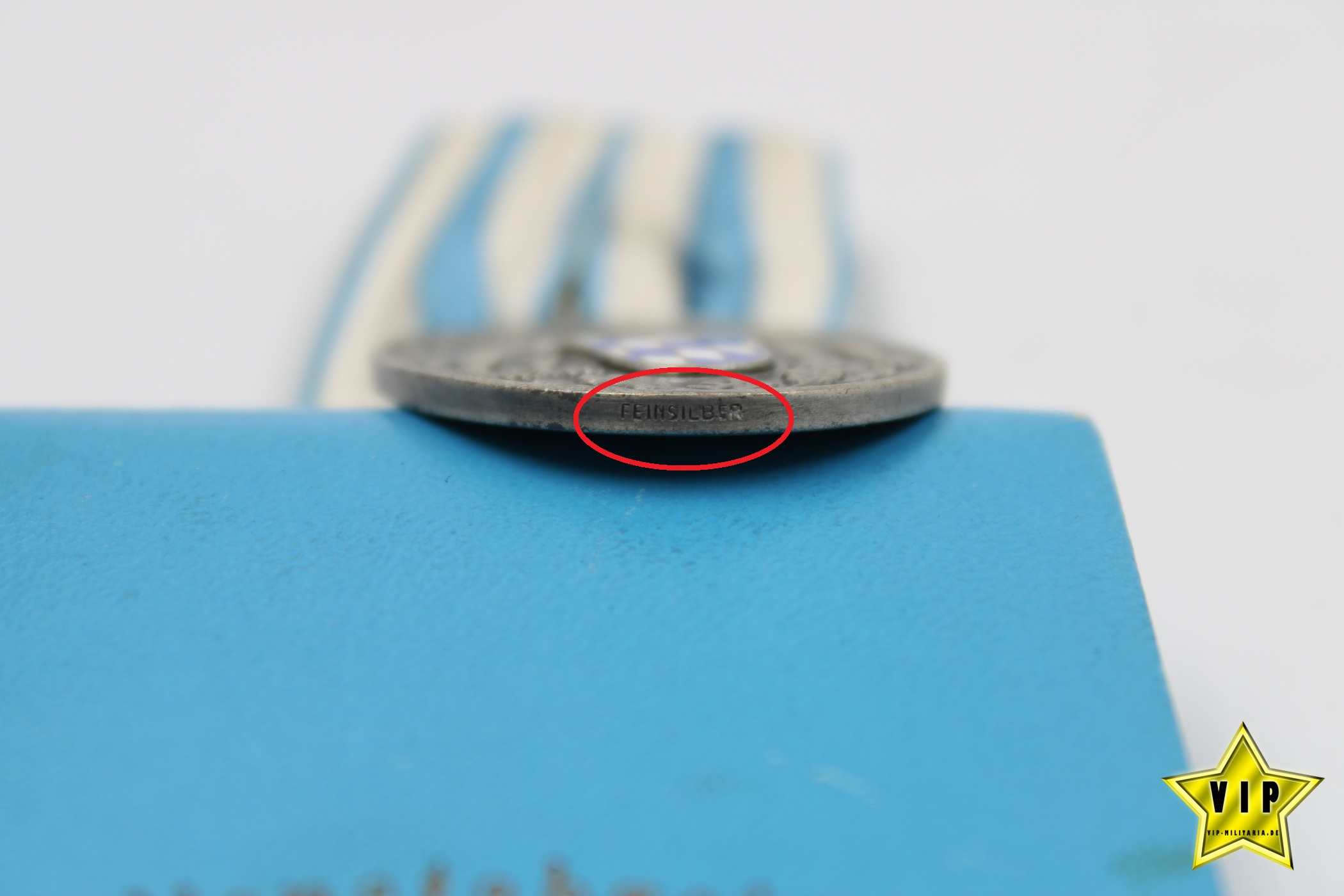 Treudienstabzeichen der Bayerischen Industrie im Etui mit Miniatur in Silber