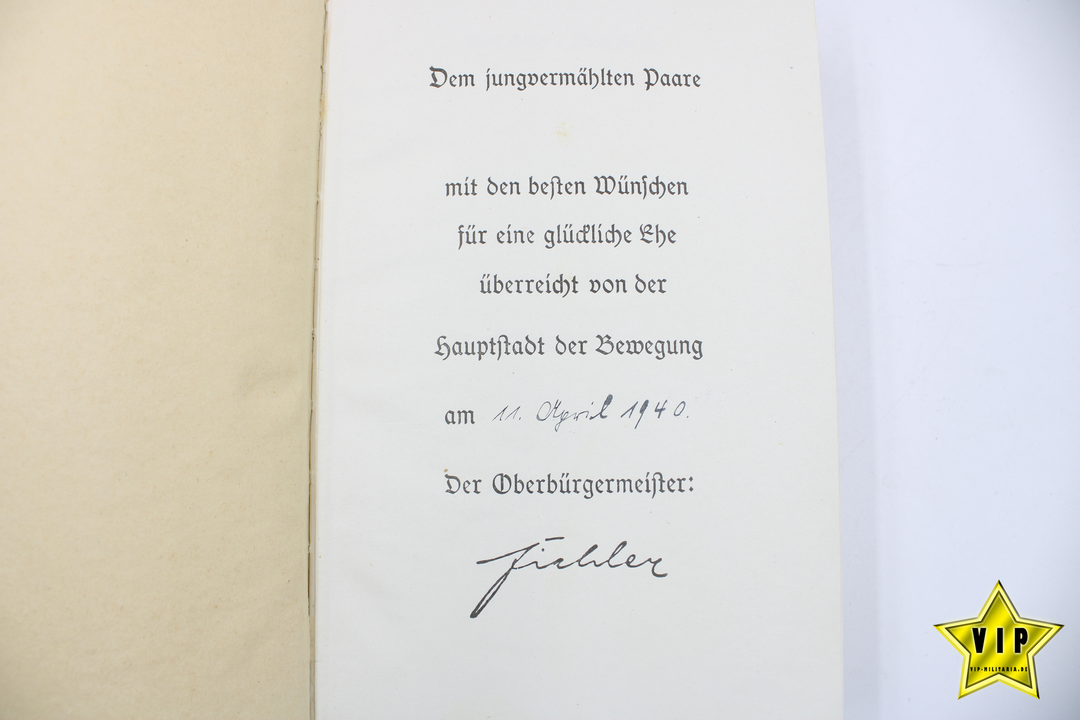 Mein Kampf 1939 Hochzeitsausgabe mit Stadtwappen München und Widmung