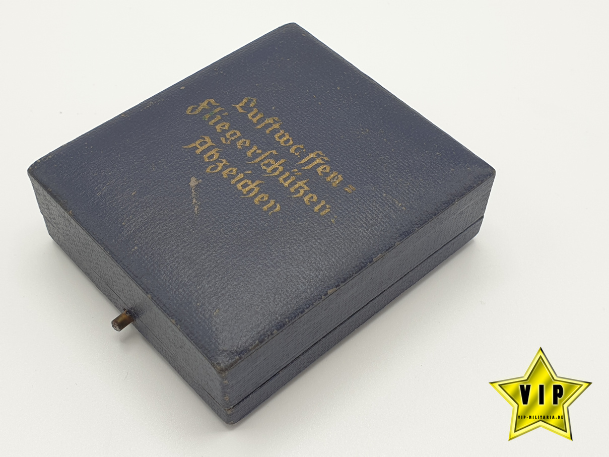 Fliegerschützenabzeichen der Luftwaffe mit Blitzbündel im Etui
