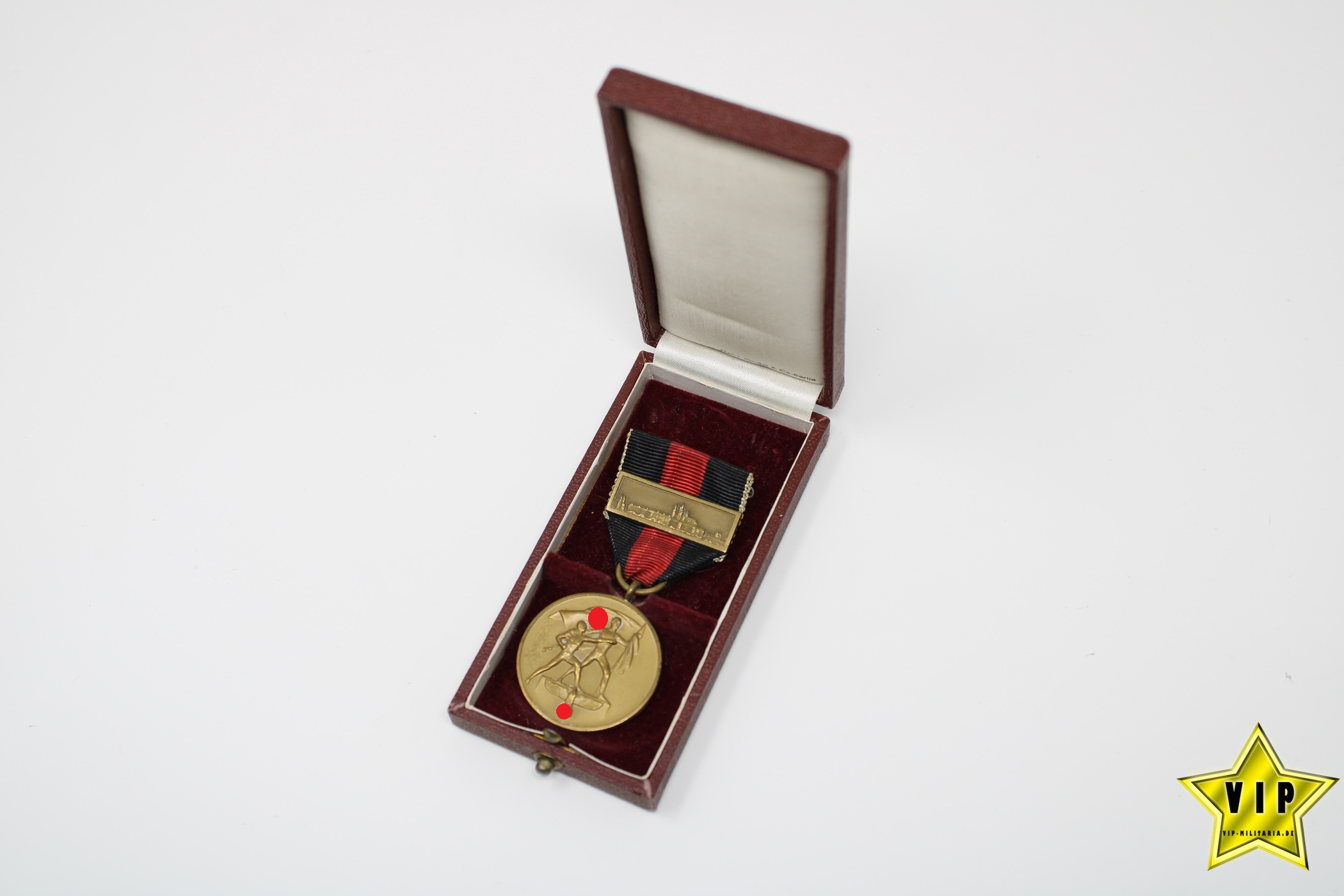 Anschluss Medaille 1. Oktober Sudetenland mit Prager Burg Auflage im Etui