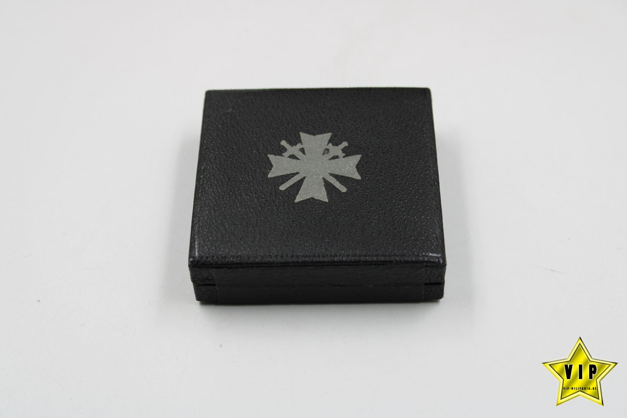 Kriegsverdienstkreuz 1. Klasse 1939 Hersteller 1 Deschler & Sohn, München im Etui