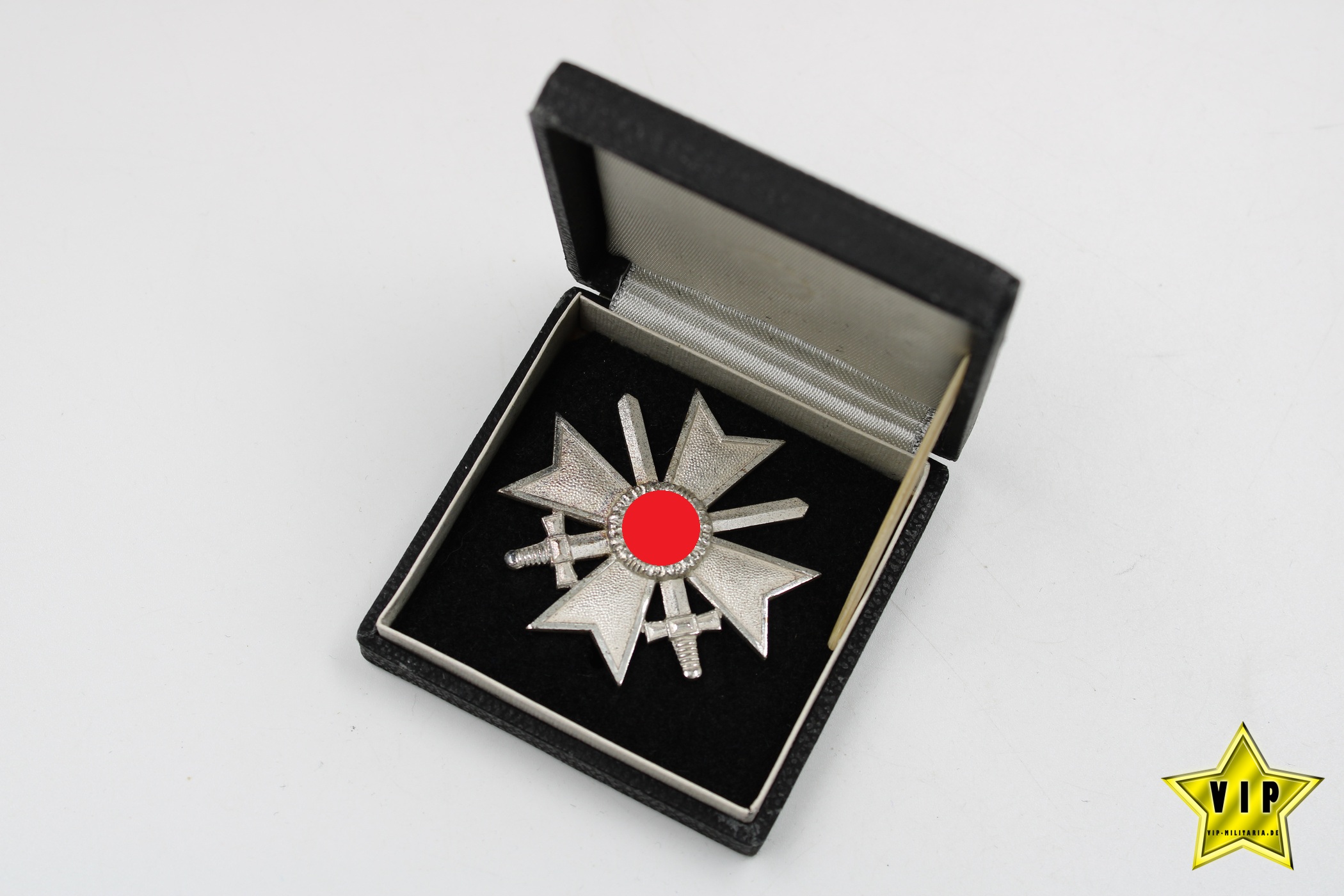 Kriegsverdienstkreuz 1. Klasse 1939 Hersteller 1 Deschler & Sohn, München im Etui 