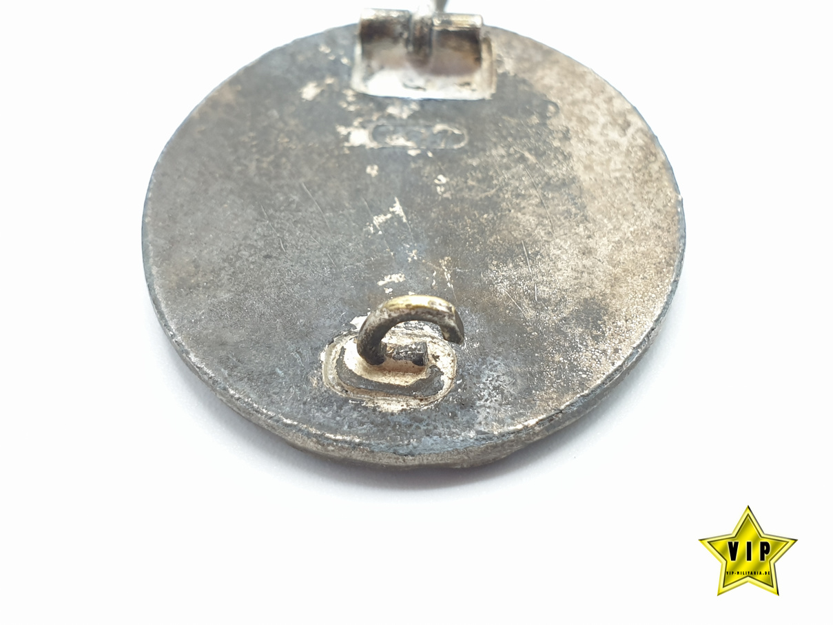 Verwundetenabzeichen in Silber Hersteller 107