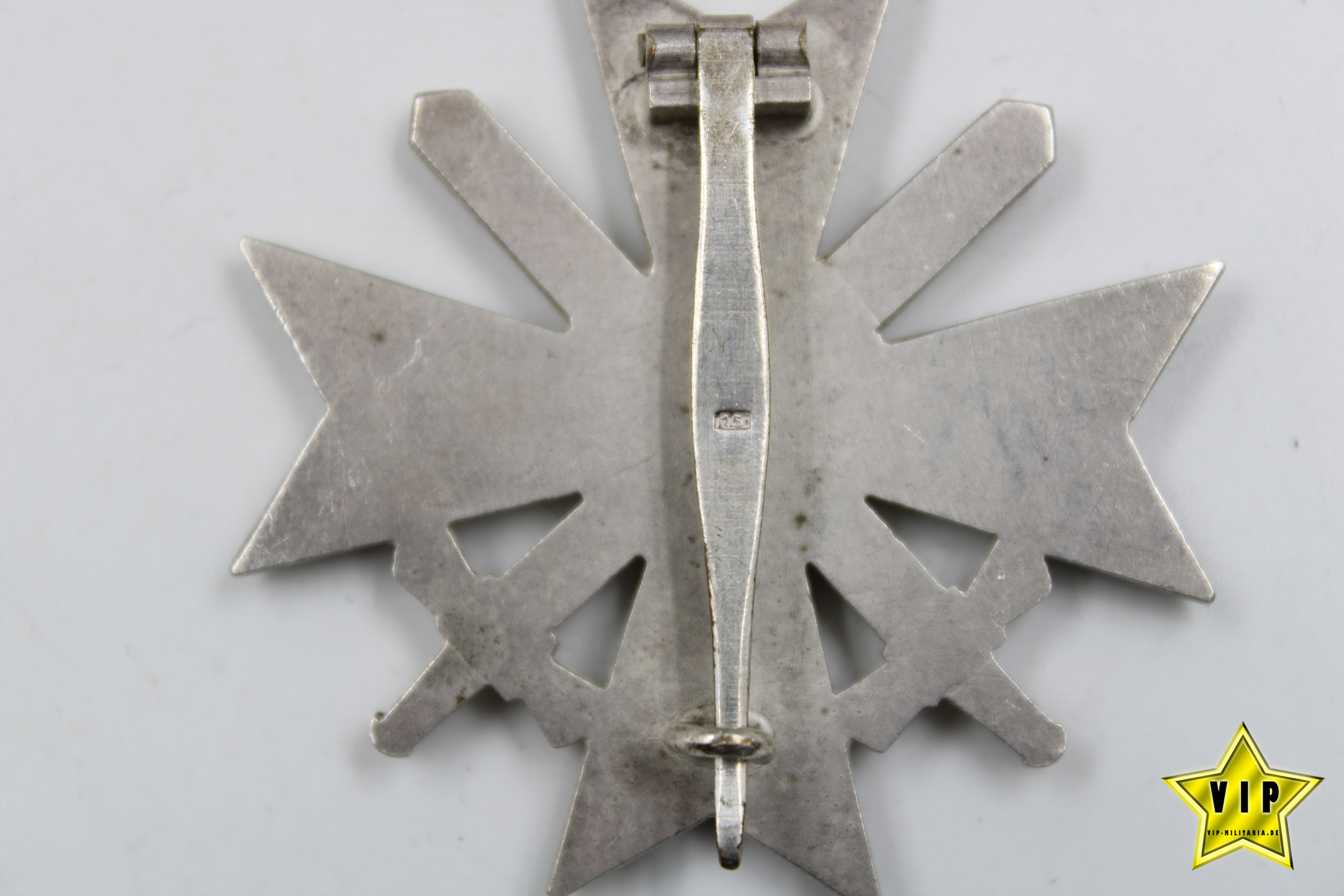 KRIEGSVERDIENSTKREUZ 1. KLASSE 1939 MIT SCHWERTERN IM ETUI Hersteller 15
