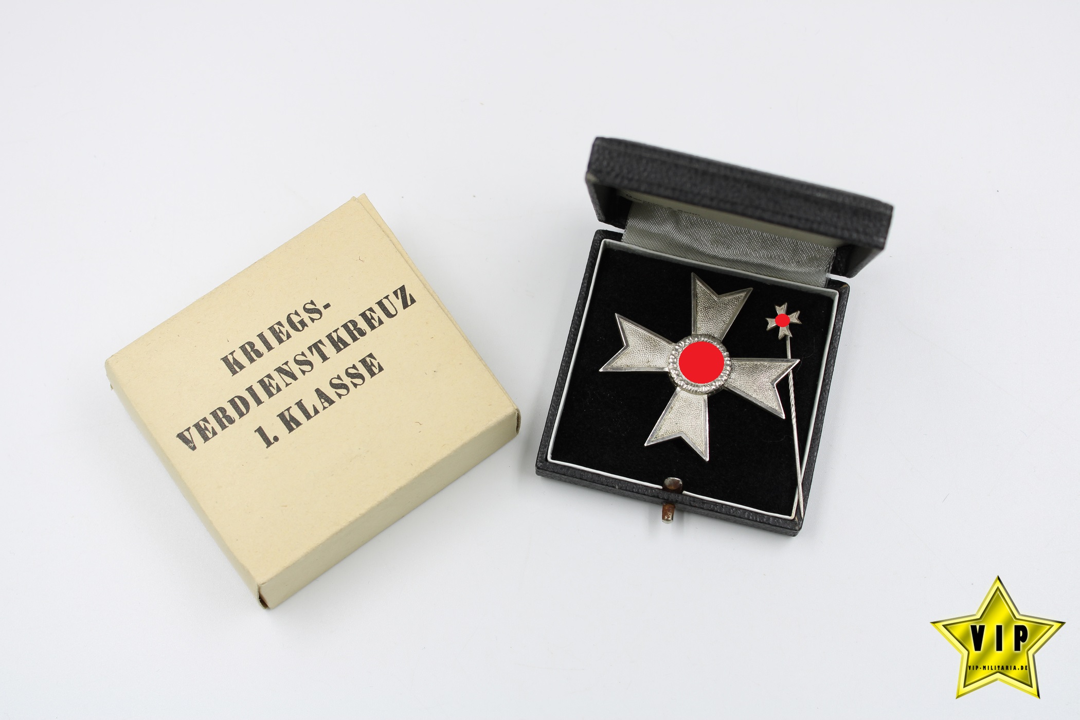 Kriegsverdienstkreuz 1. Klasse ohne Schwerter im Etui + Umkarton + Miniatur