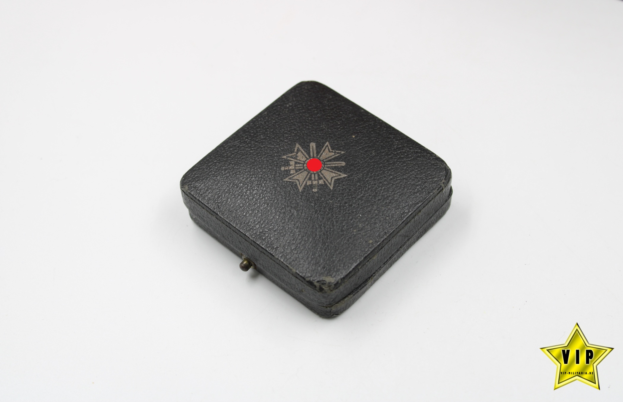 KRIEGSVERDIENSTKREUZ 1. KLASSE 1939 MIT SCHWERTERN IM ETUI Hersteller 15