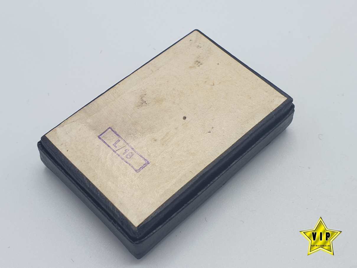 Verwundetenabzeichen in Schwarz im LDO Etui L/18 Verwundetenabzeichen in Schwarz im LDO Etui L/18