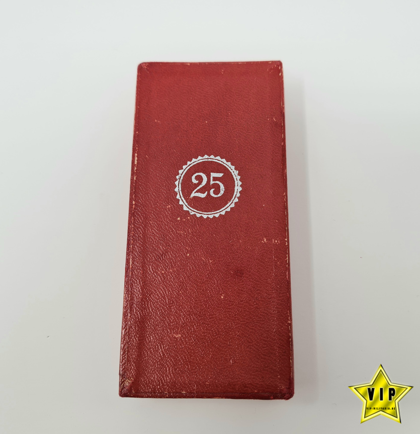 Treuedienst-Ehrenzeichen in Silber im Etui Treuedienst-Ehrenzeichen in Silber im Etui