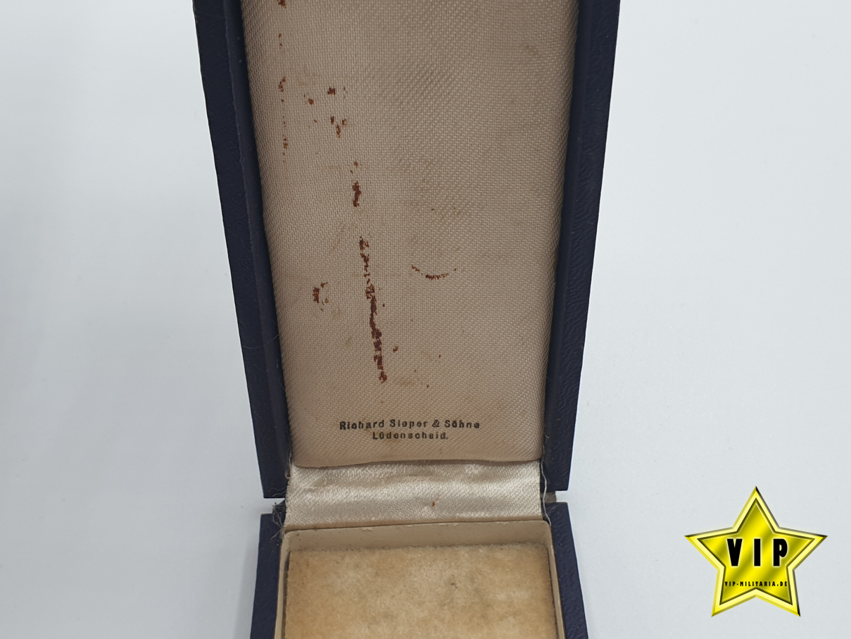 Mutterkreuz Gold im Etui Mutterkreuz Gold im Etui