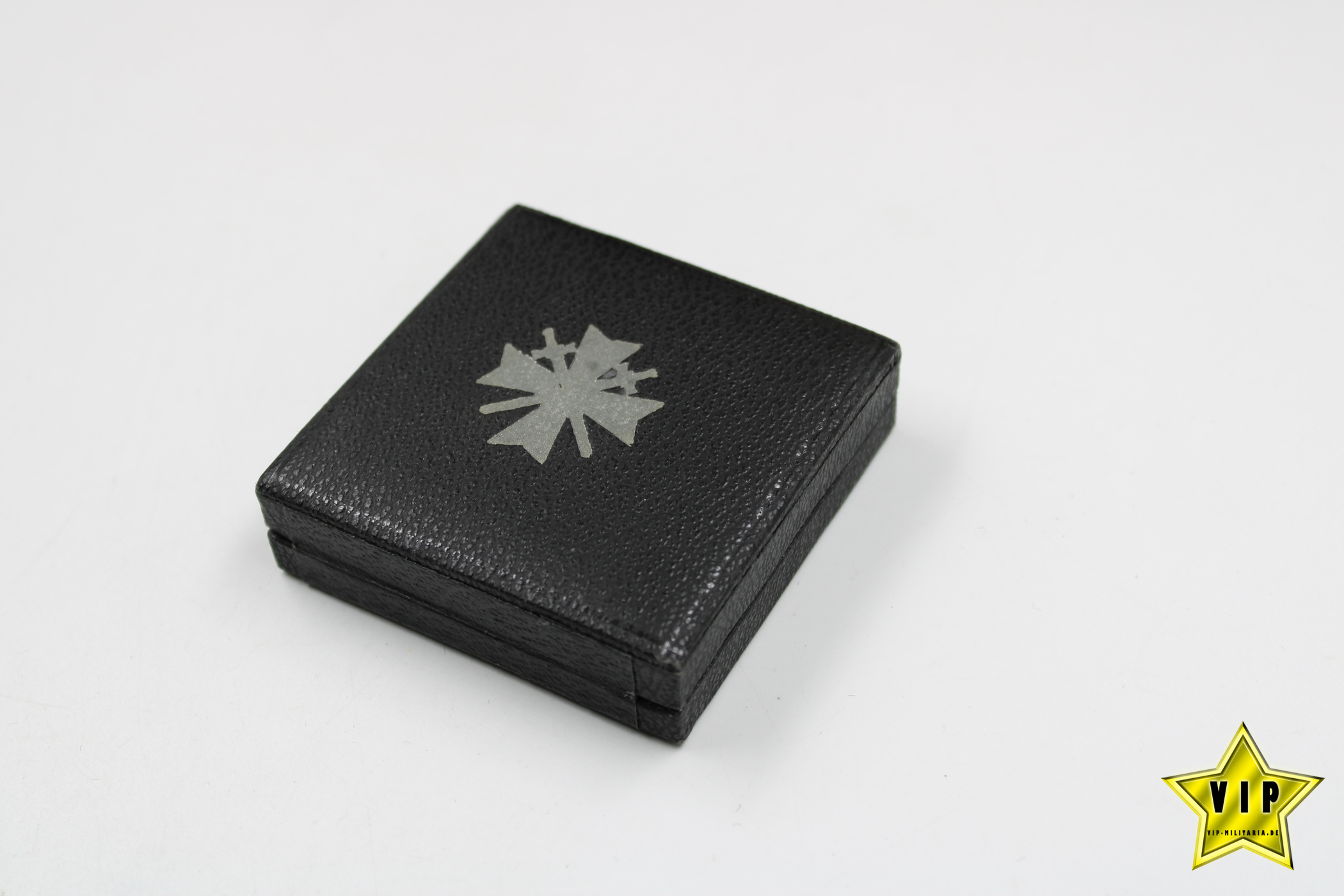 Kriegsverdienstkreuz 1. Klasse 1939 Hersteller 1 Deschler & Sohn, München im Etui 
