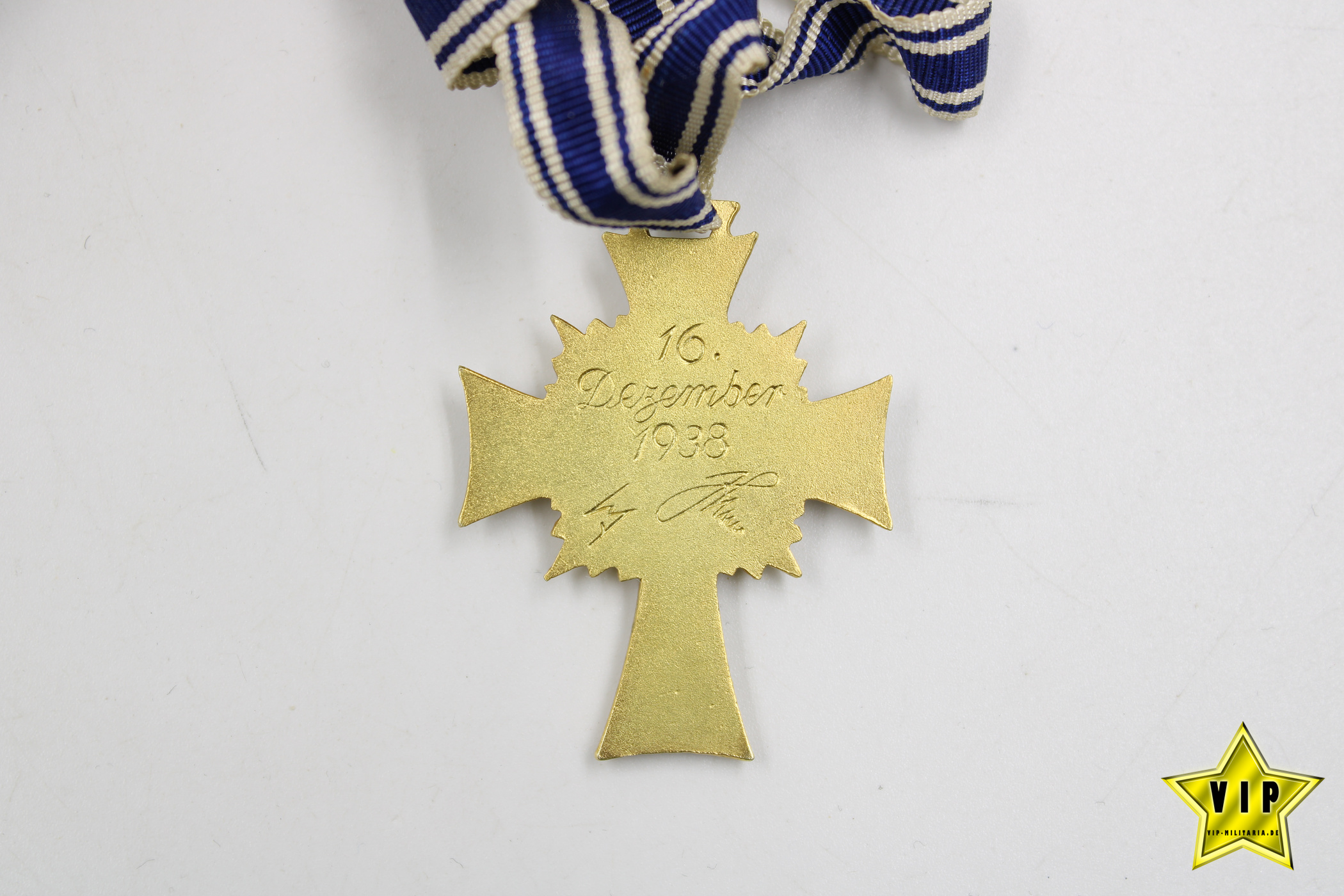 Mutterkreuz Gold im Verleihungsetui