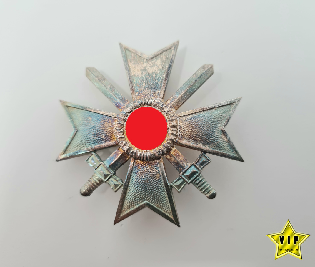 Kriegsverdienstkreuz 1. Klasse Hersteller " Deschler & Sohn, München " im Etui Kriegsverdienstkreuz 1. Klasse Hersteller " Deschler & Sohn, München " im Etui