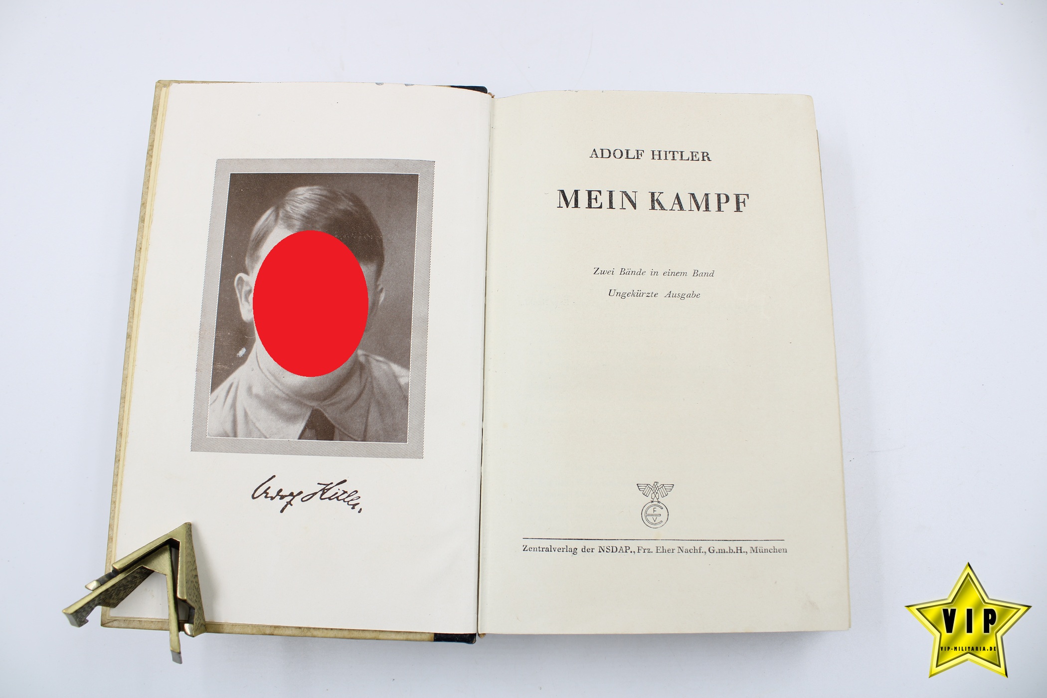 Mein Kampf 1942 in Lateinschrift im Schuber