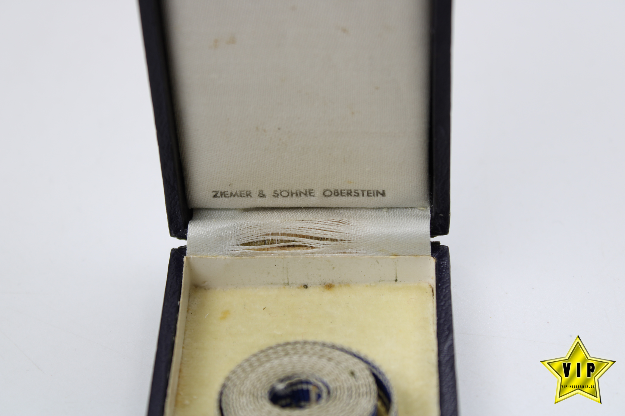 Mutterkreuz Gold im Verleihungsetui