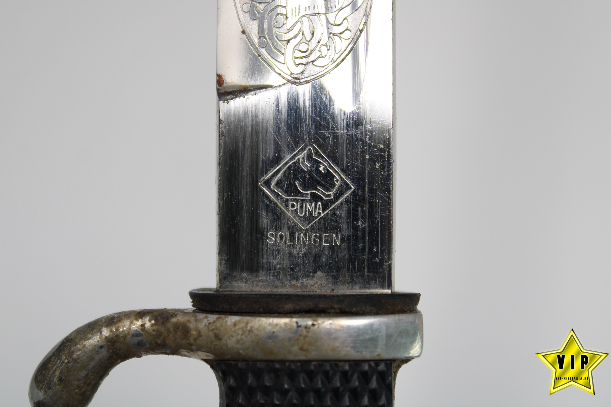 AUSGEHBAJONETT MIT KLINGENÄTZUNG