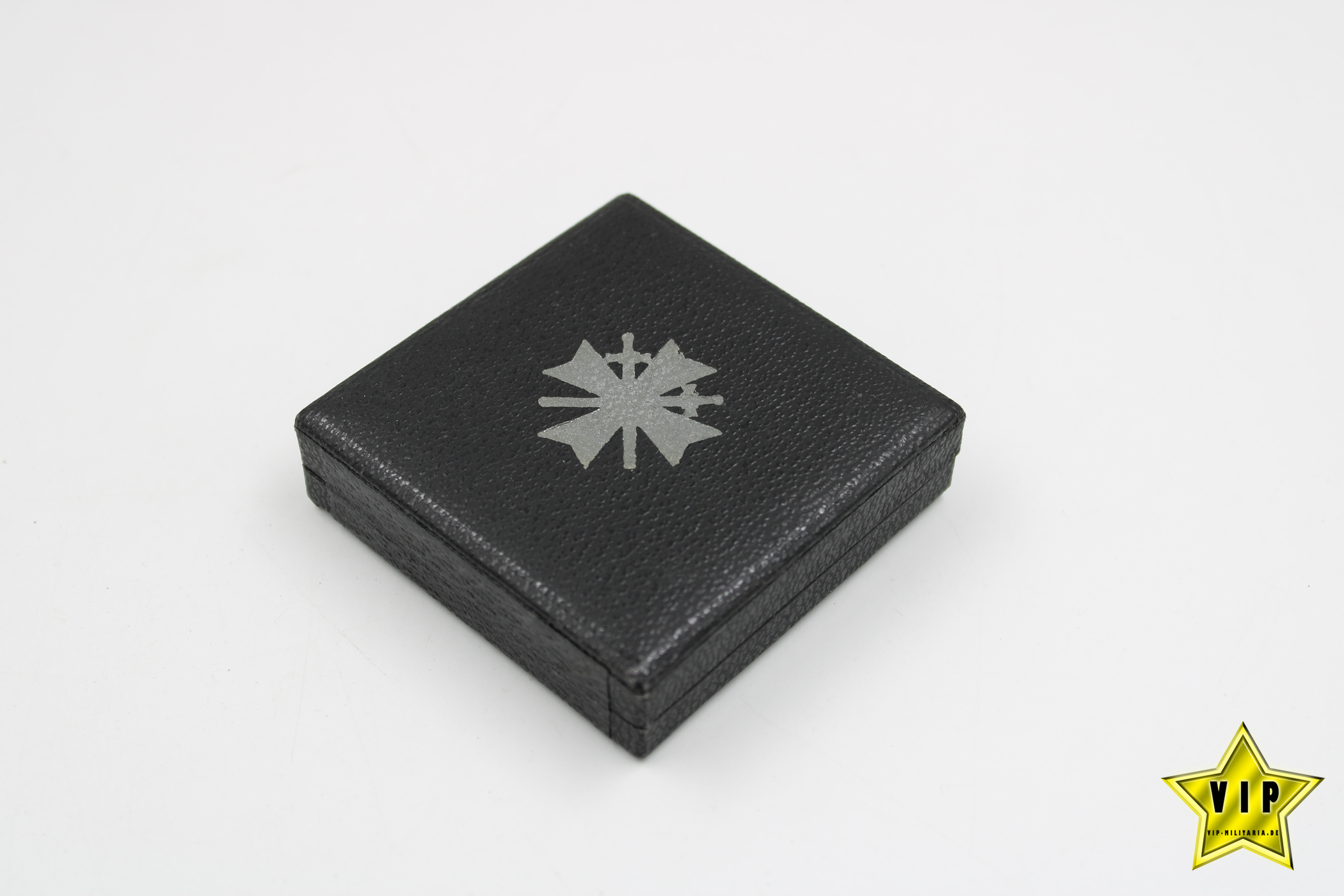 Kriegsverdienstkreuz 1. Klasse 1939 Hersteller 1 Deschler & Sohn, München im Etui 