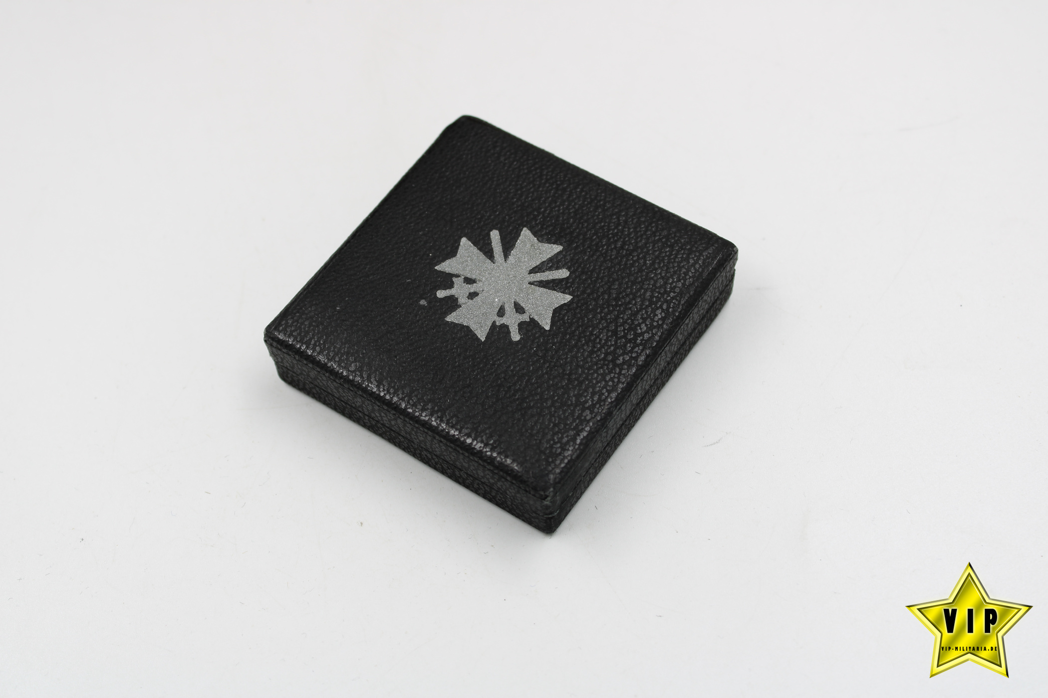 Kriegsverdienstkreuz 1. Klasse 1939 Hersteller 1 Deschler & Sohn, München im Etui 