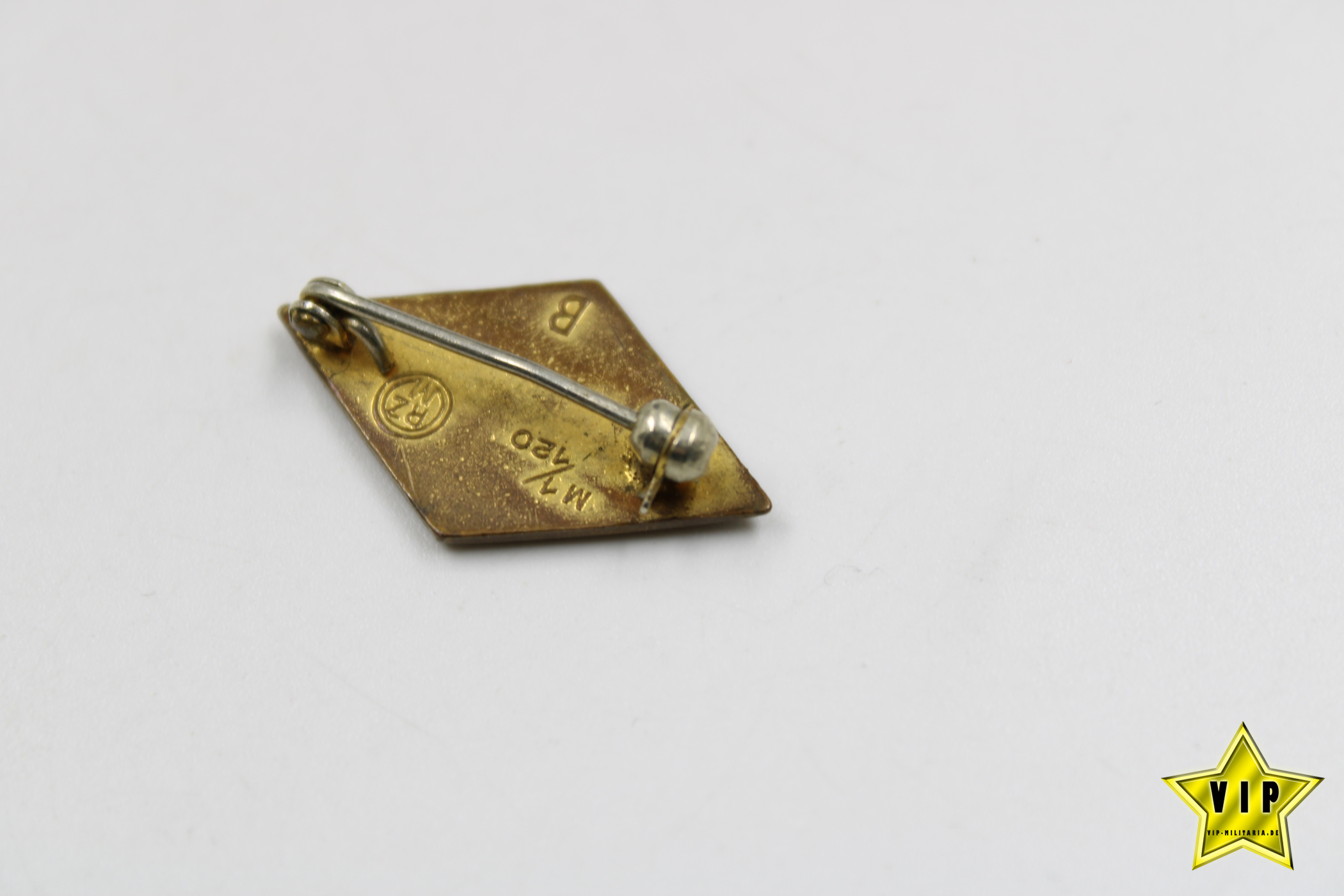Hitler Jugend Mitgliedsabzeichen in Gold RZM M1/120