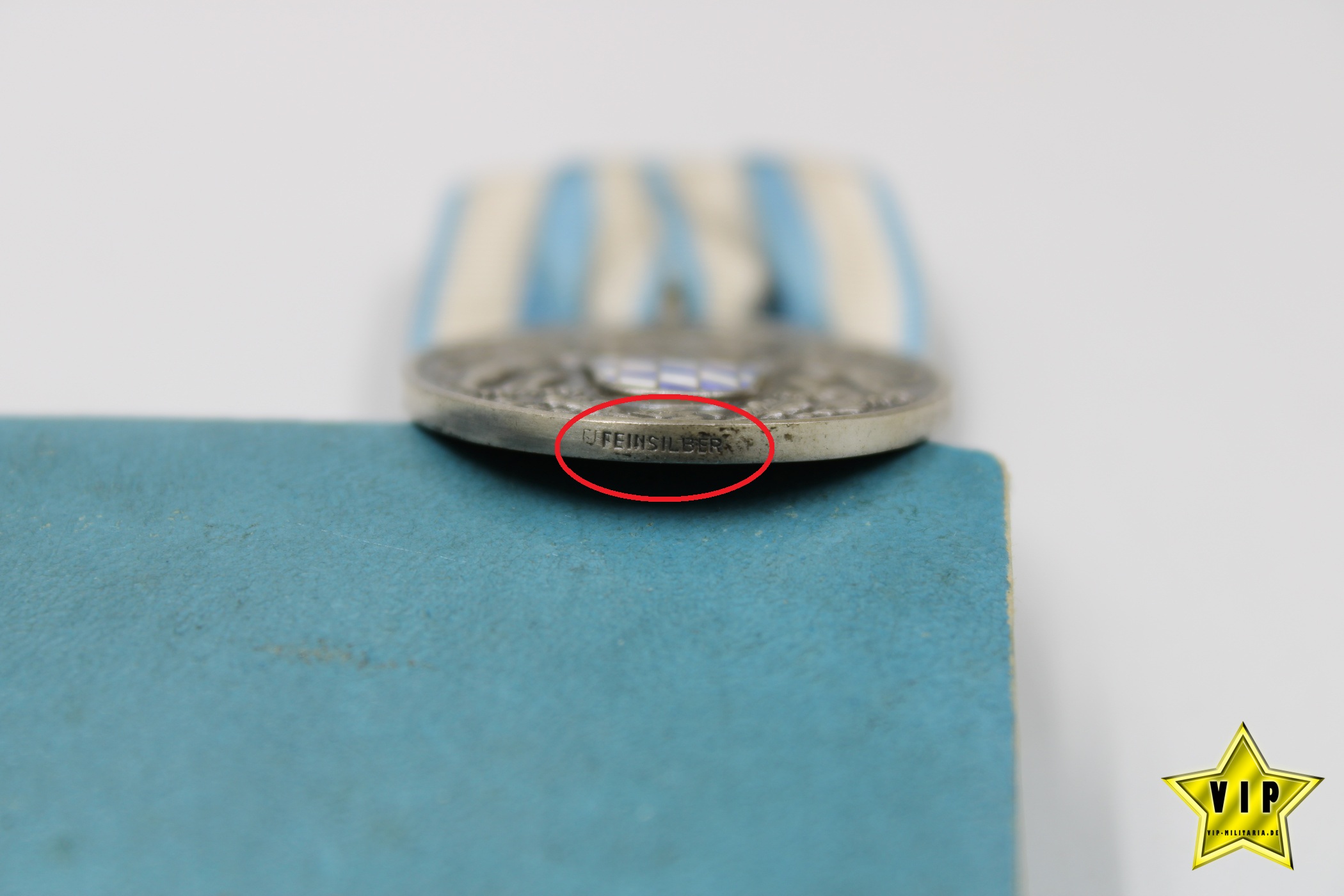 Treudienstabzeichen der Bayerischen Industrie im Etui mit Miniatur in Silber