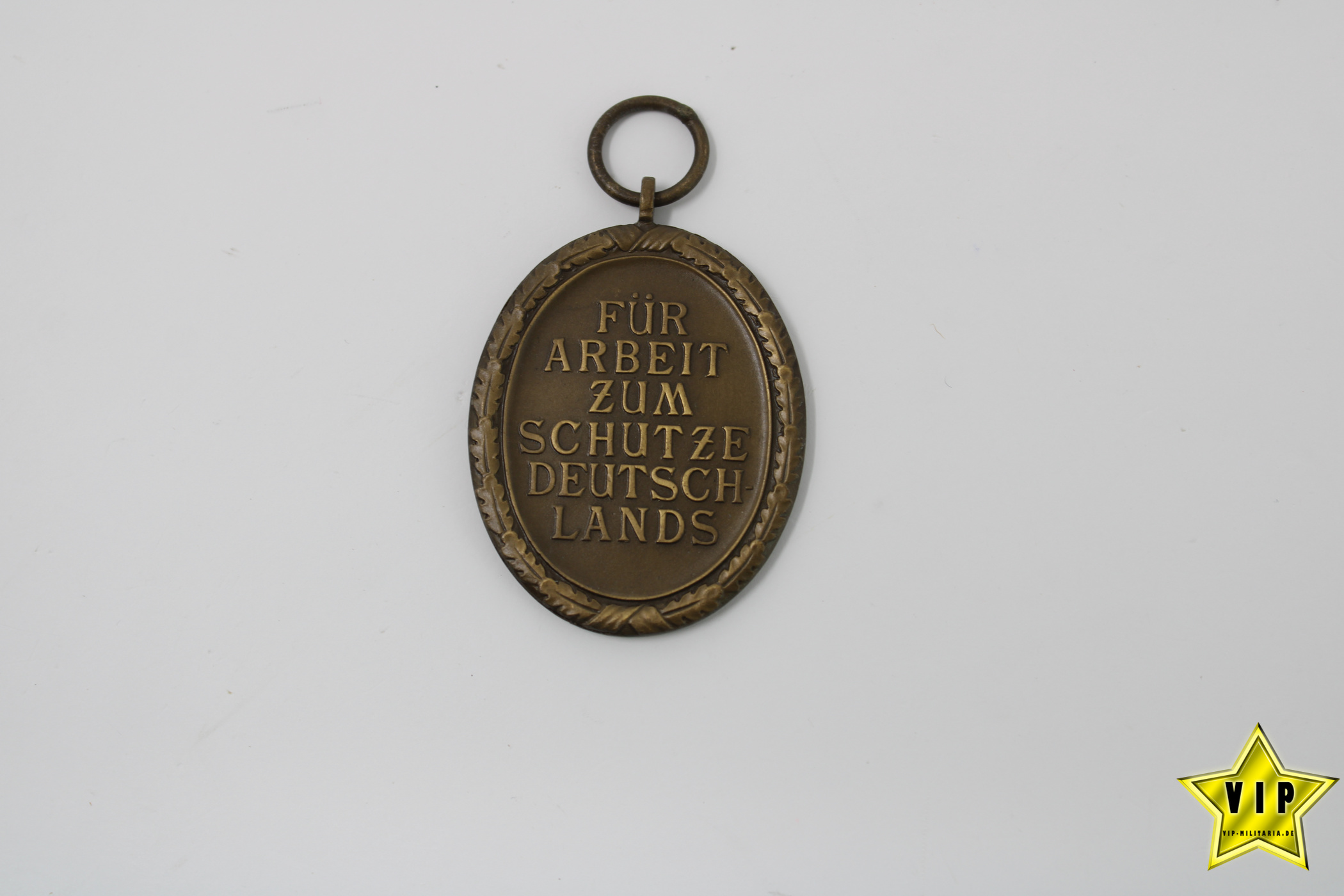 Schutzwall-Ehrenzeichen mit Tüte