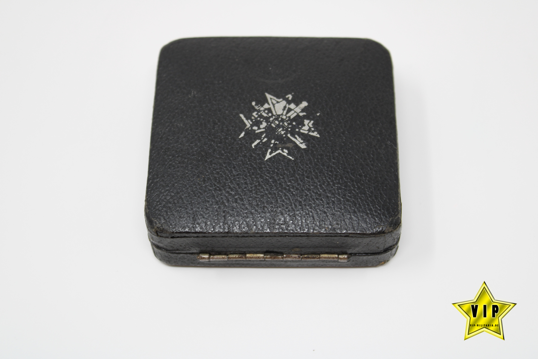 KRIEGSVERDIENSTKREUZ 1. KLASSE 1939 MIT SCHWERTERN IM ETUI Hersteller 62