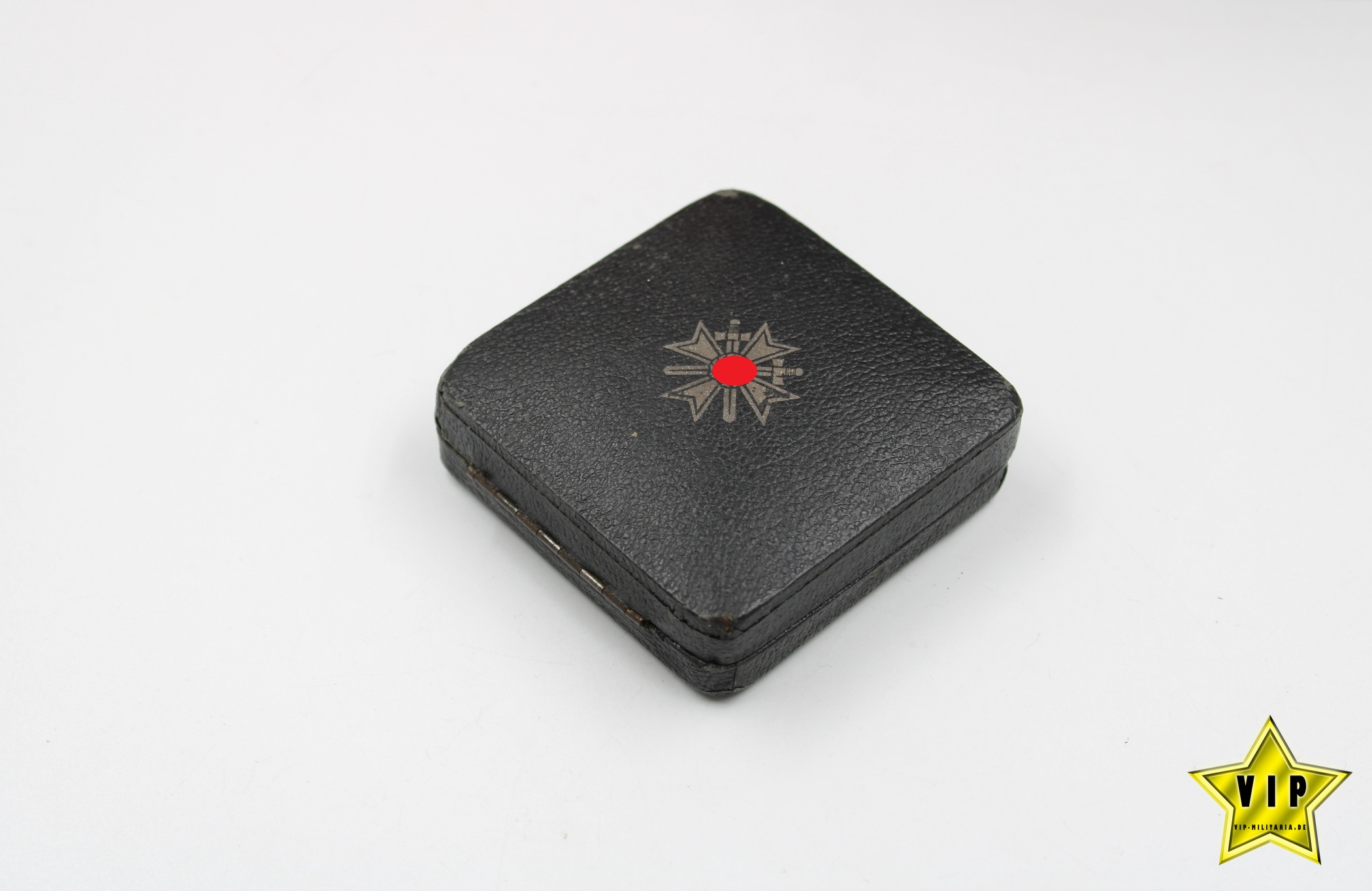 KRIEGSVERDIENSTKREUZ 1. KLASSE 1939 MIT SCHWERTERN IM ETUI Hersteller 15