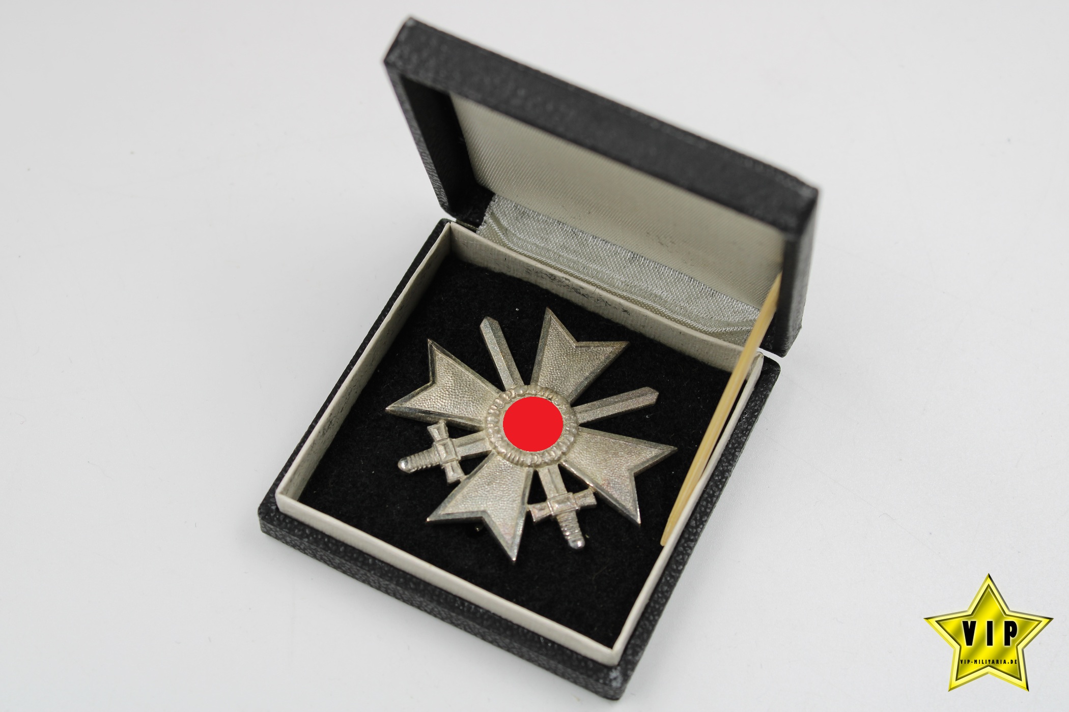 Kriegsverdienstkreuz 1. Klasse 1939 Hersteller 1 Deschler & Sohn, München im Etui 
