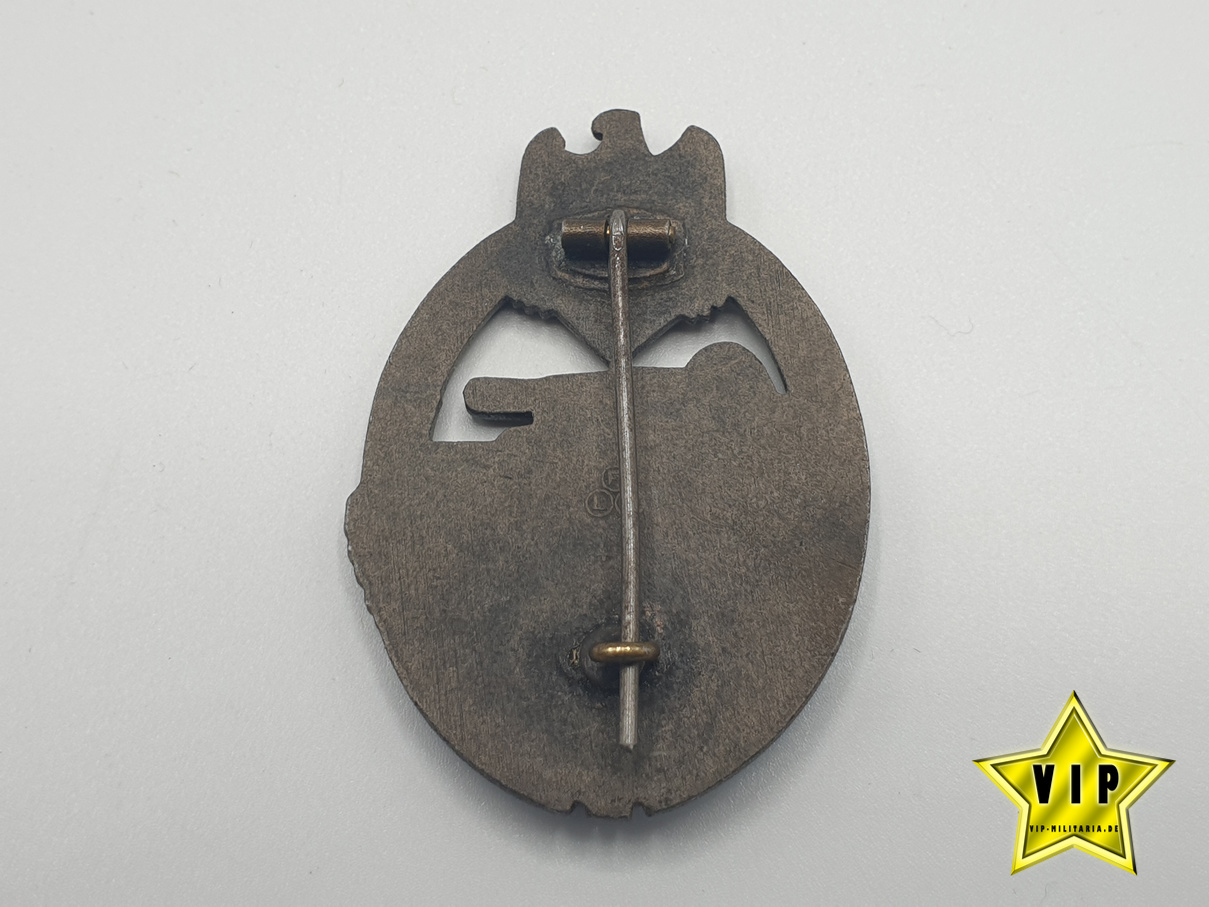 Panzerkampfabzeichen in Bronze Hersteller FLL Panzerkampfabzeichen in Bronze Hersteller FLL